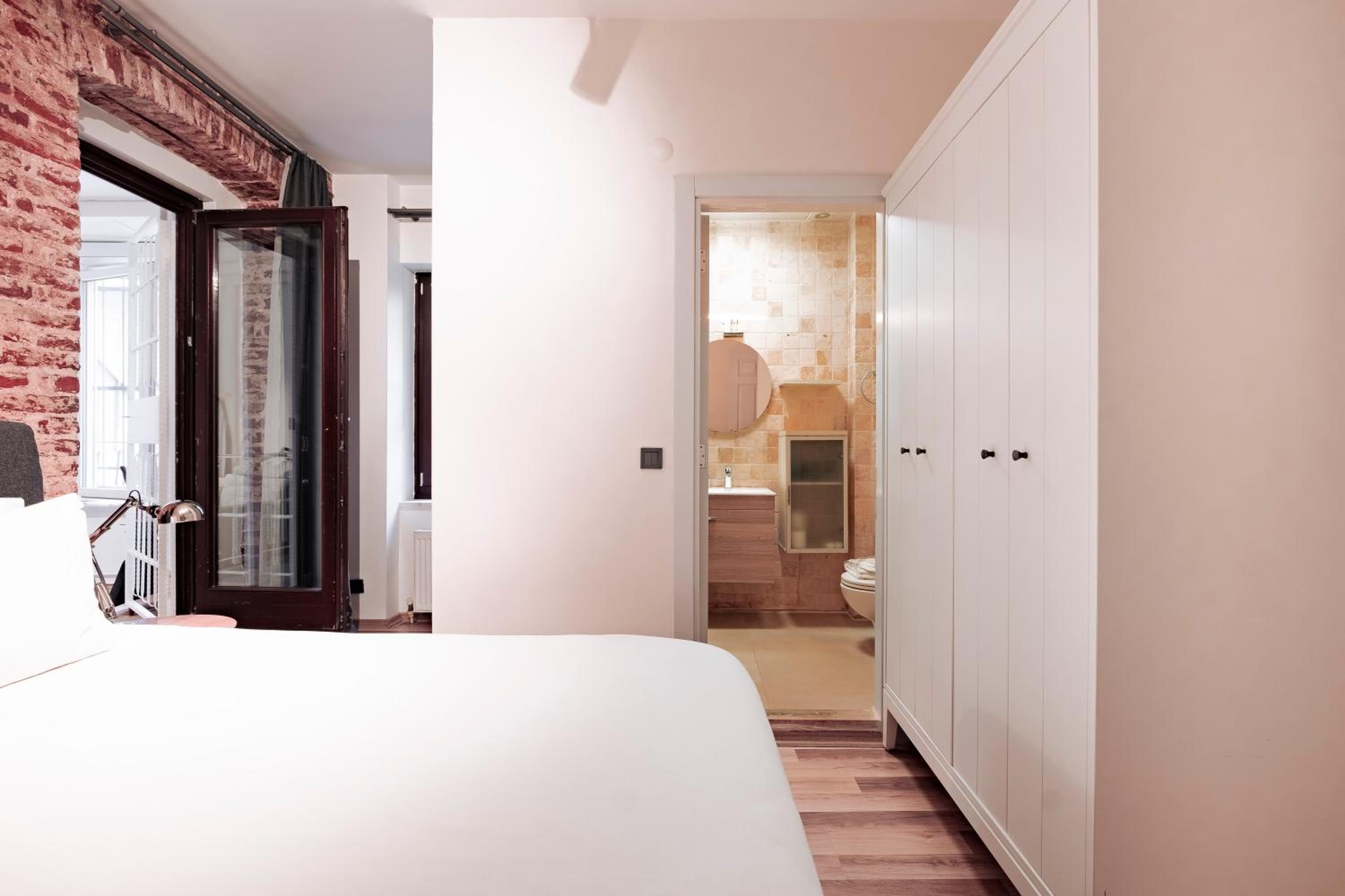 Homie Suites - Modern Apartments Nearby Istıklal Street & Galata Tower