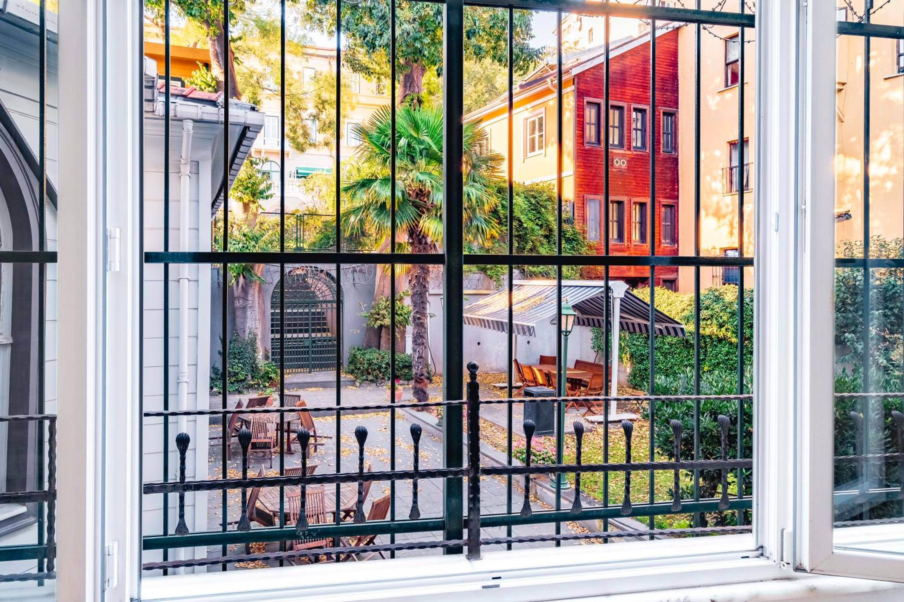 Homie Suites - Modern Apartments Nearby Istıklal Street & Galata Tower