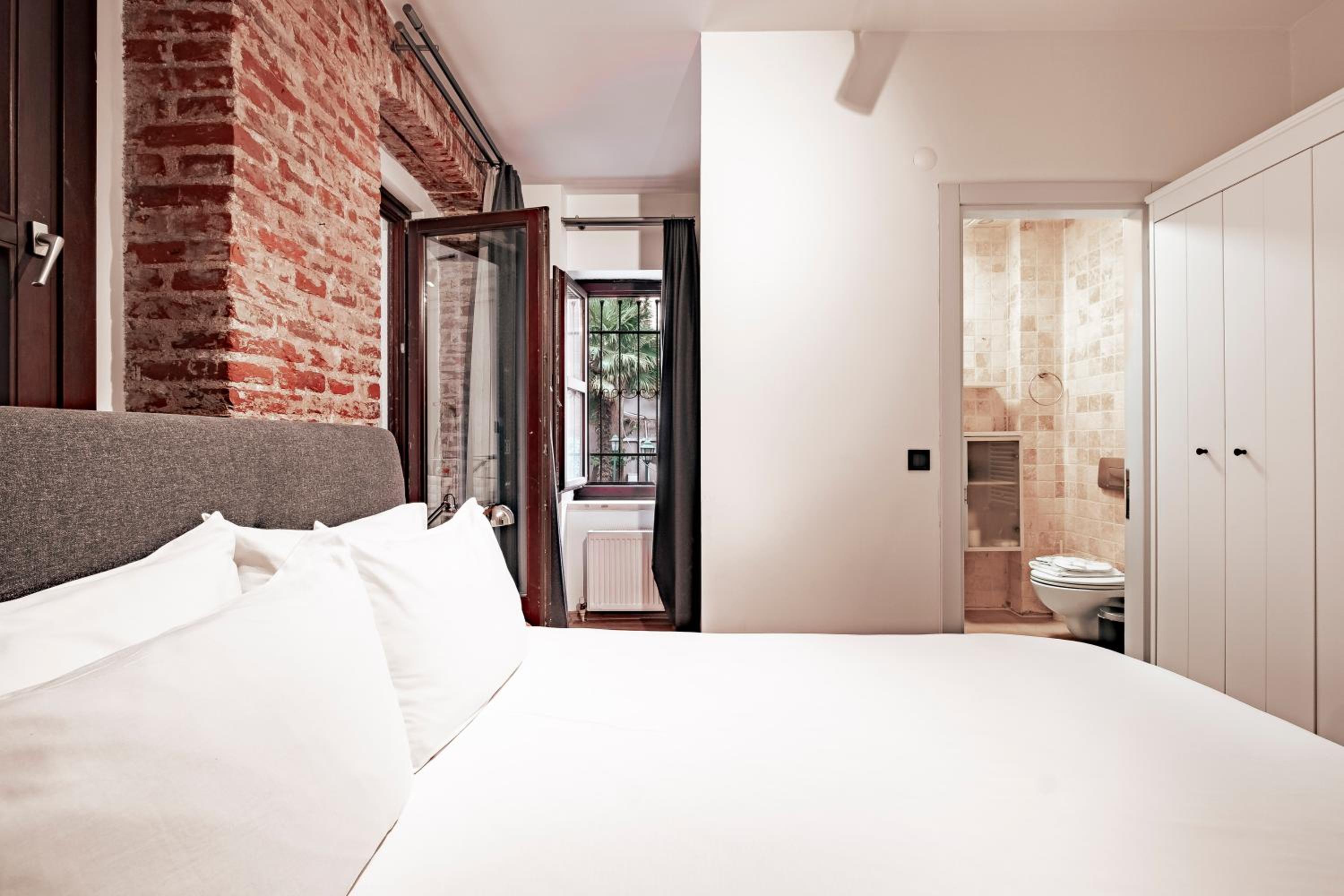 Homie Suites - Modern Apartments Nearby Istıklal Street & Galata Tower