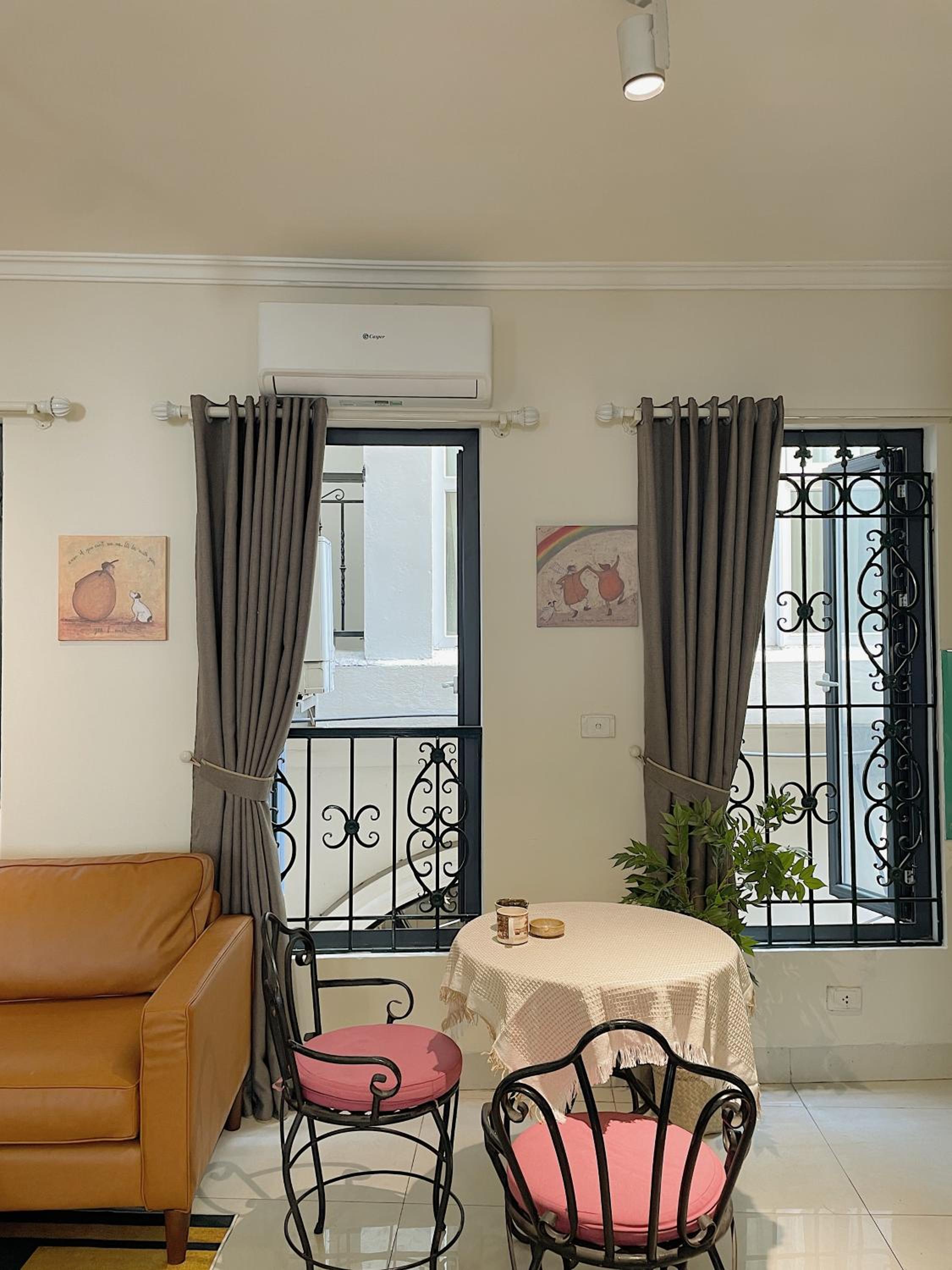 Migo Housing - Lift Access - Hanoi Beer Street - Central and Spacious - Ensuite Kitchen - Ensuite Bathroom