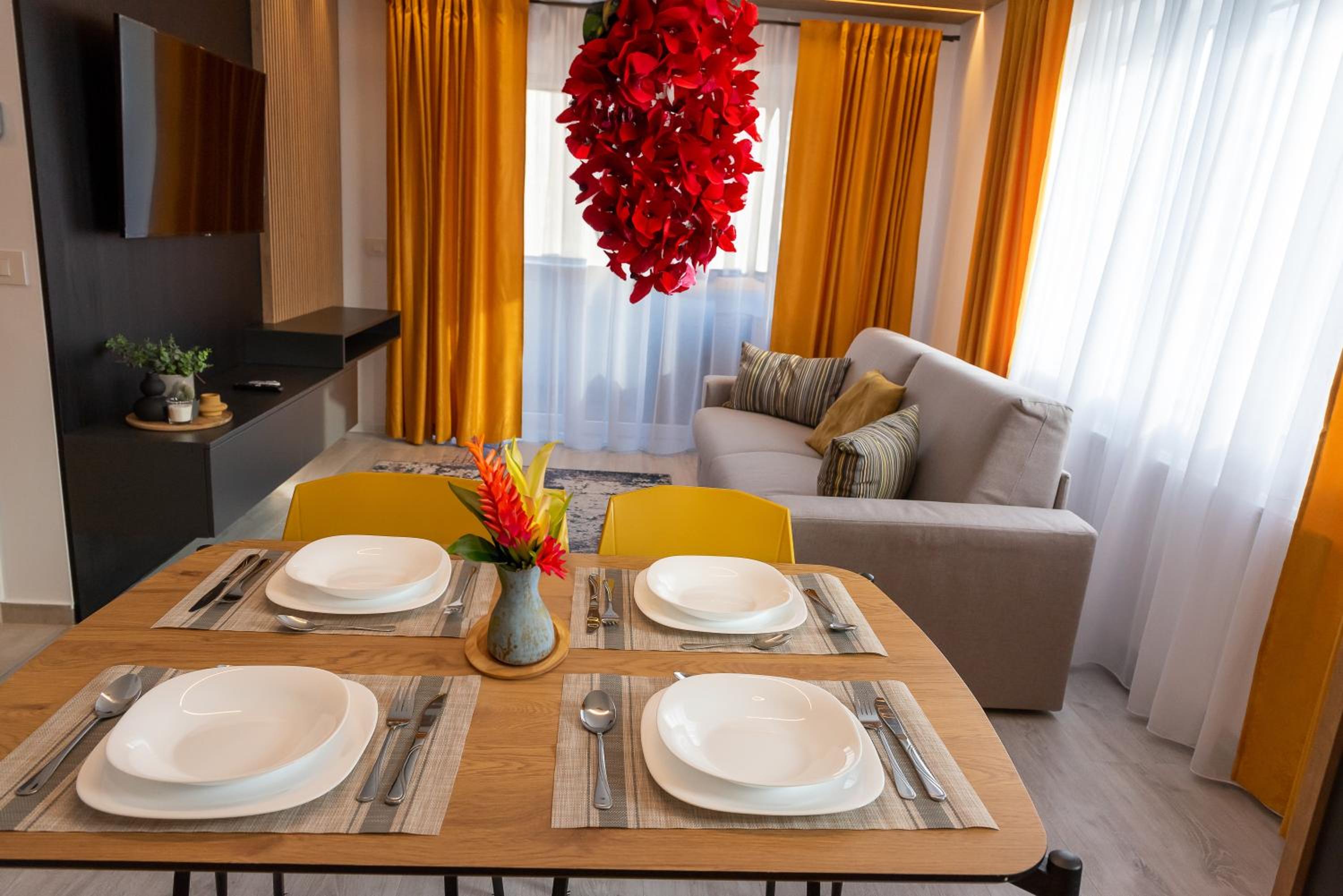 Apart B&V - Modern Apartment near Coresi Mall view 4