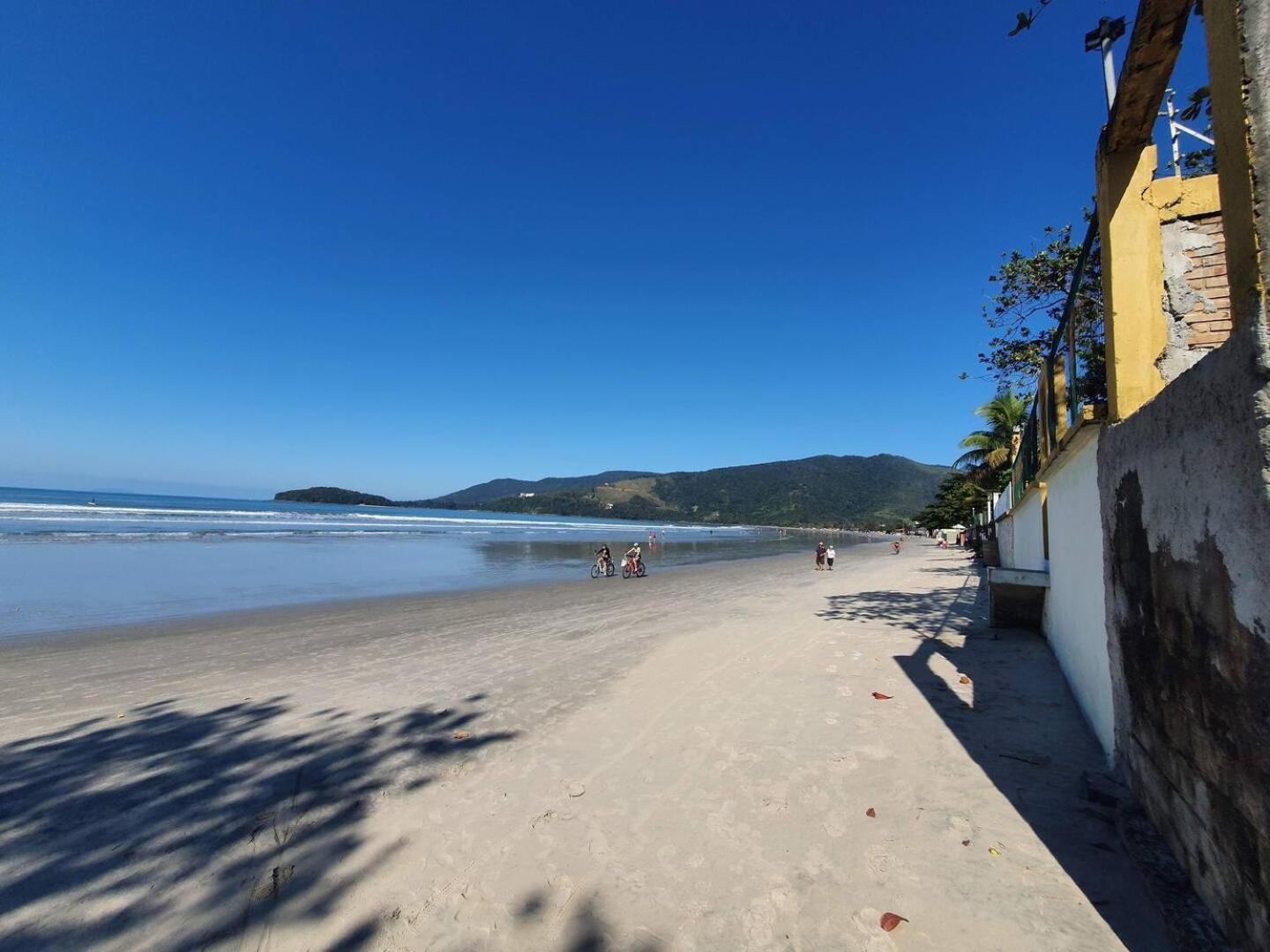 Pé na areia Ubatuba praia do sapê