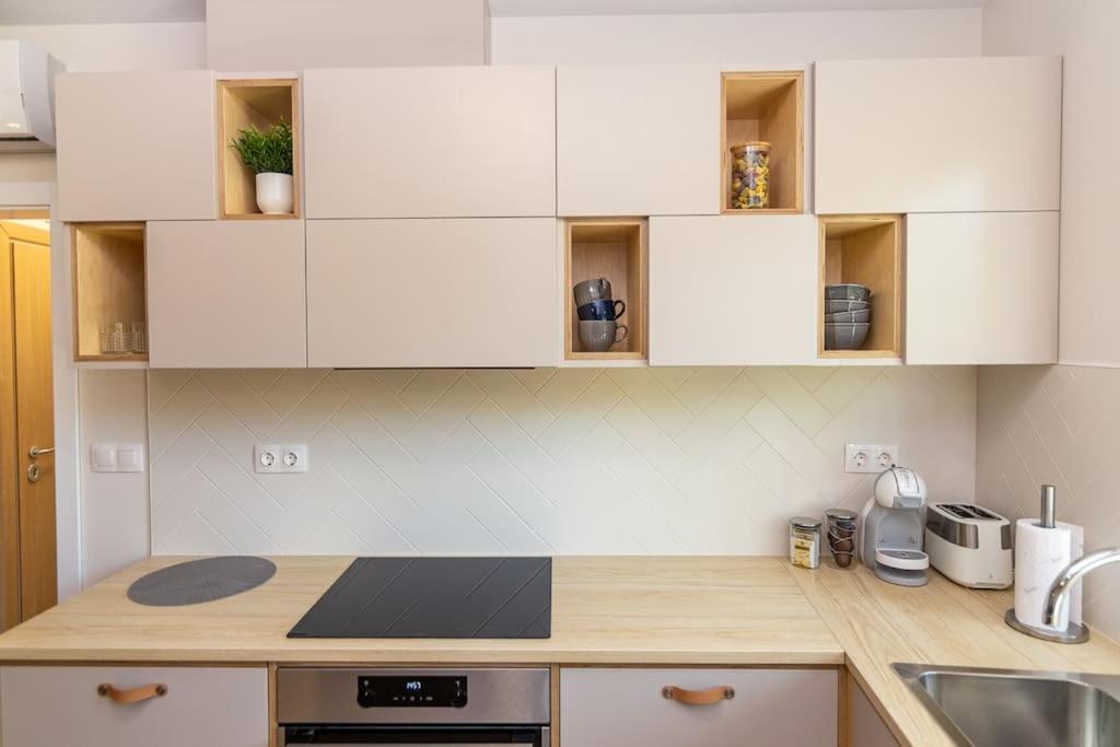 Center Apt - Free parking - Walk to Main Street