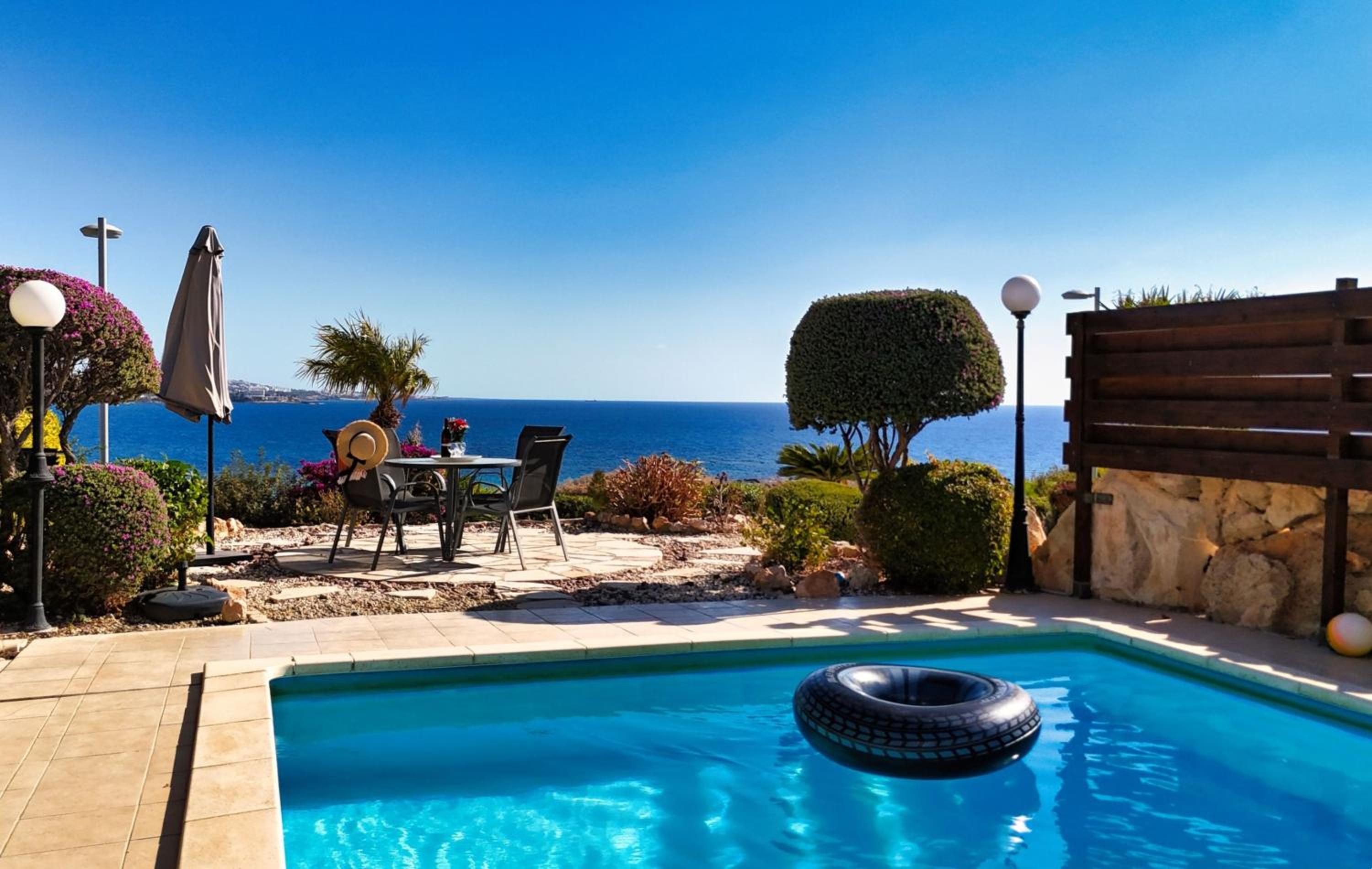 H&O SUNRISE VILLA IN Coral Bay!