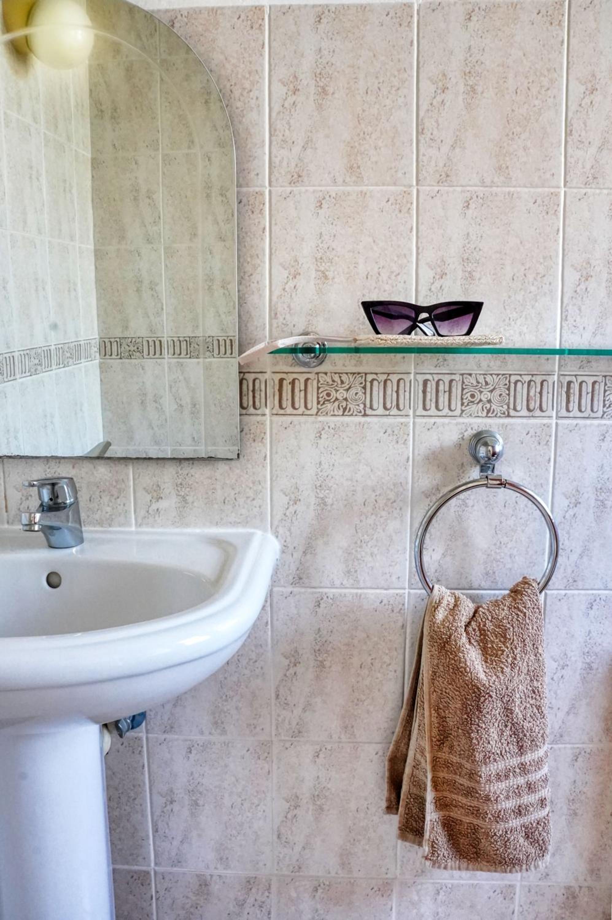 H&O SUNRISE VILLA IN Coral Bay!