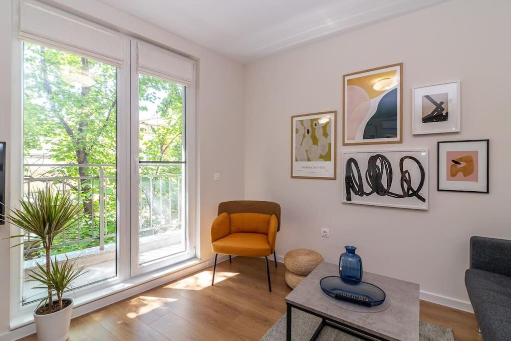 Center Apt - Free parking - Walk to Main Street