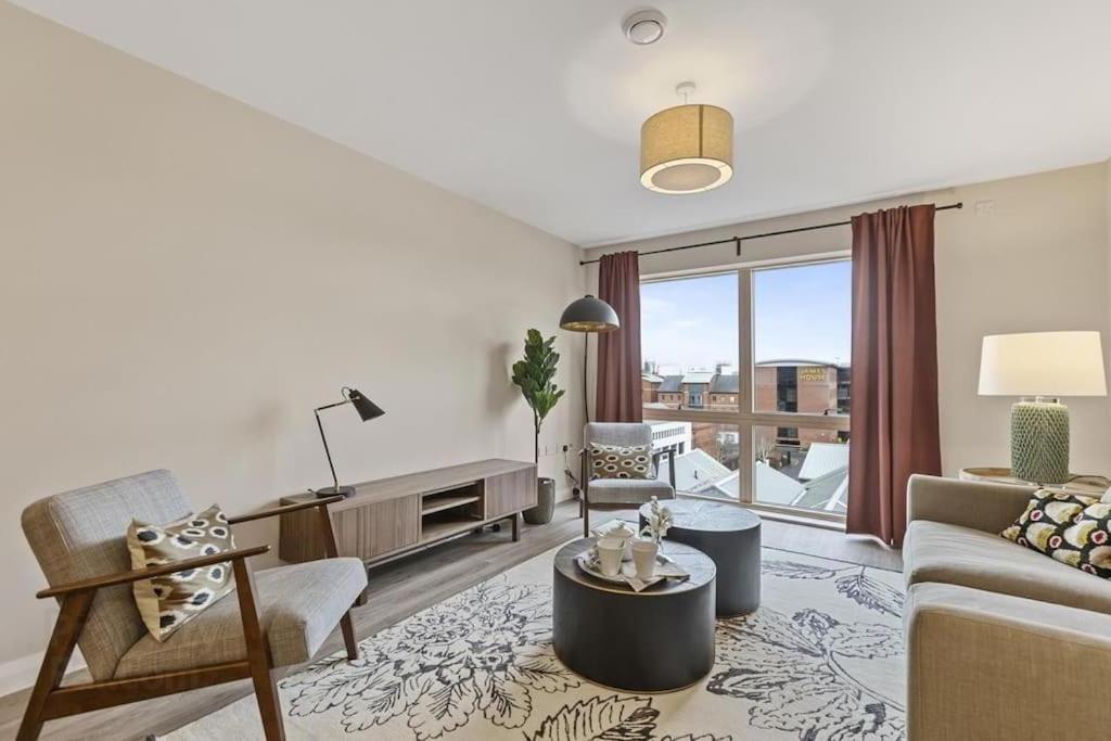 Central, Luxury & City Views view 2