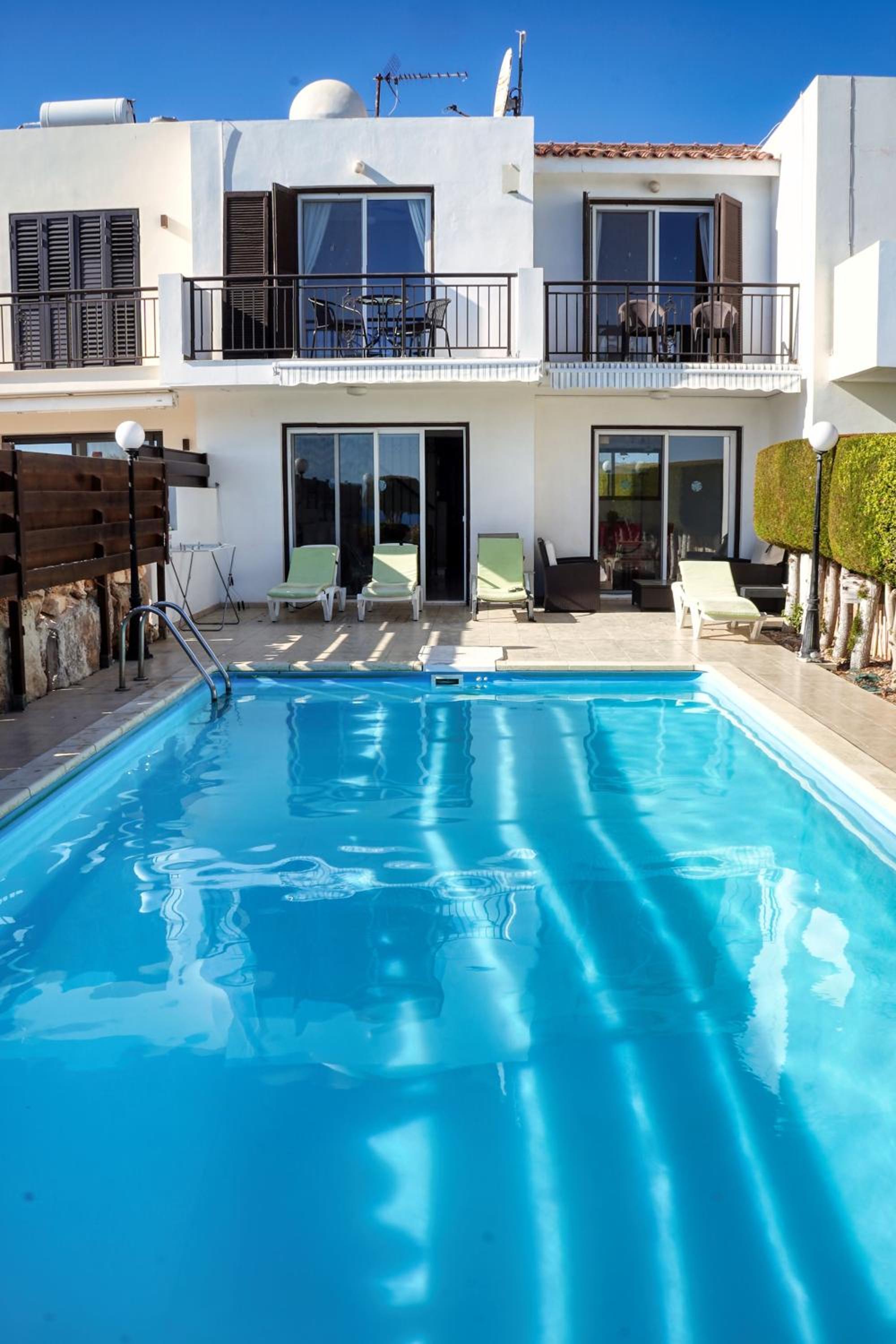 H&O SUNRISE VILLA IN Coral Bay!