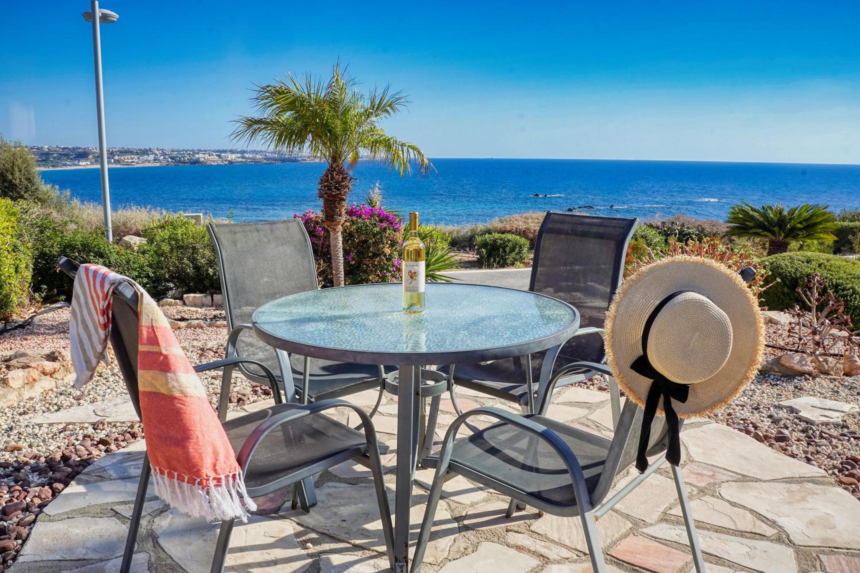 H&O SUNRISE VILLA IN Coral Bay!