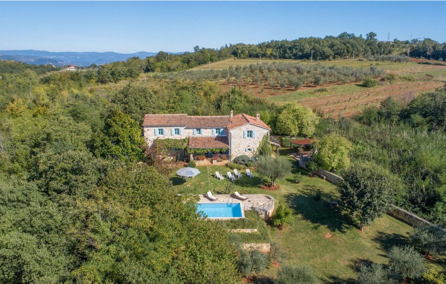 Villa Giselle in Central Istria for 8 people with large garden & private pool - pet friendly view 2