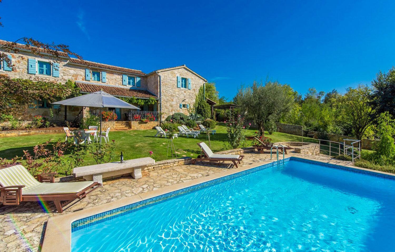 Villa Giselle in Central Istria for 8 people with large garden & private pool - pet friendly view 4