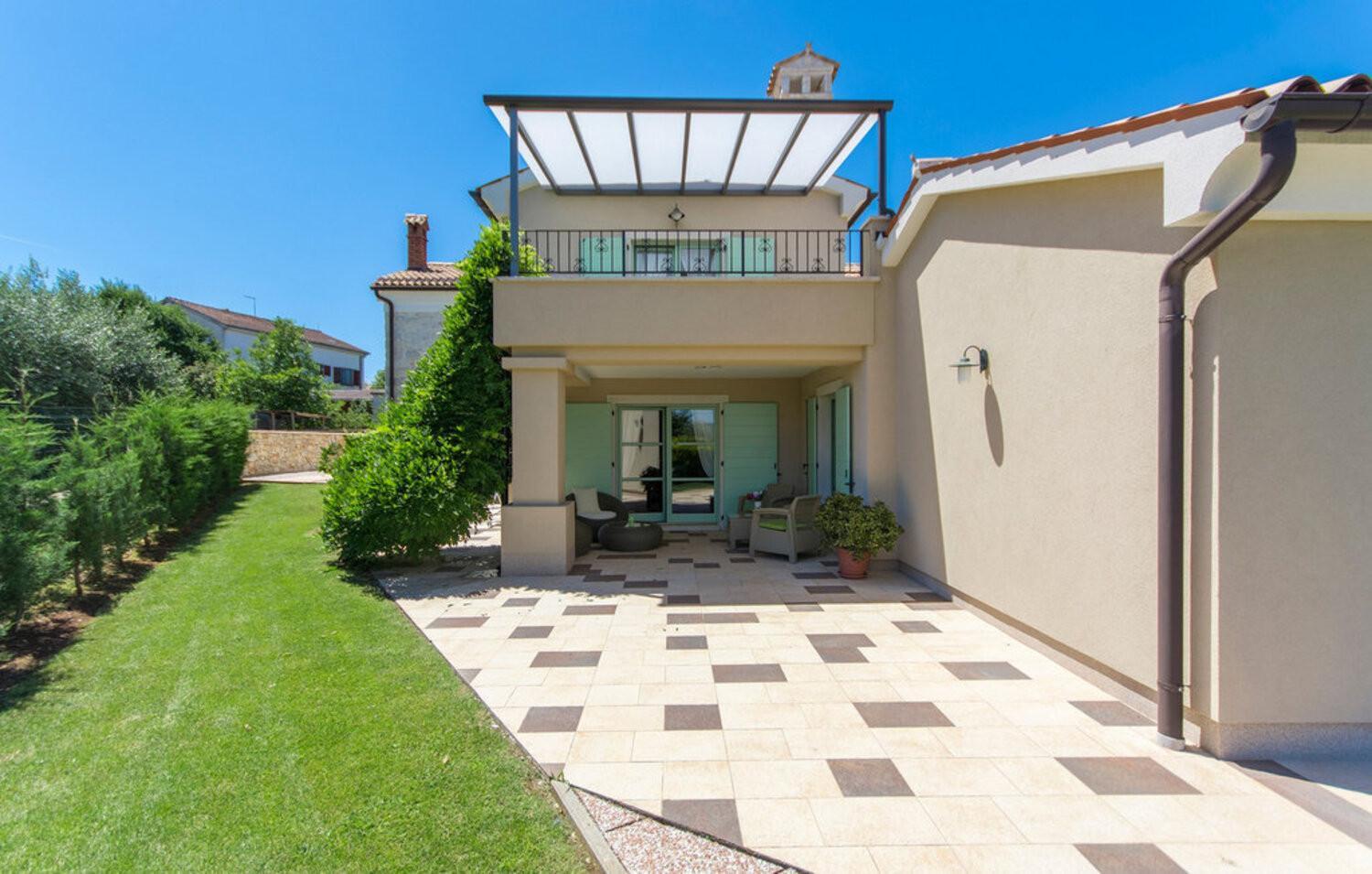 Villa Judita for kids & families near Novigrad with large garden & only 2 km from the beach - for 10 people