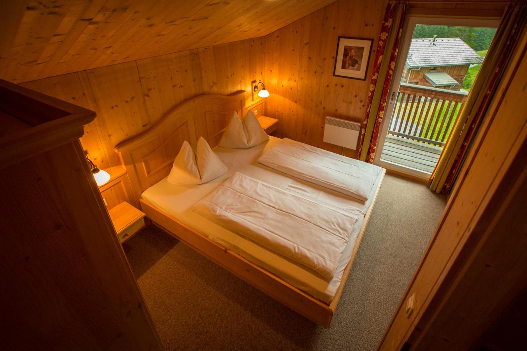 Alpendorf Dachstein West by ALPS RESORTS