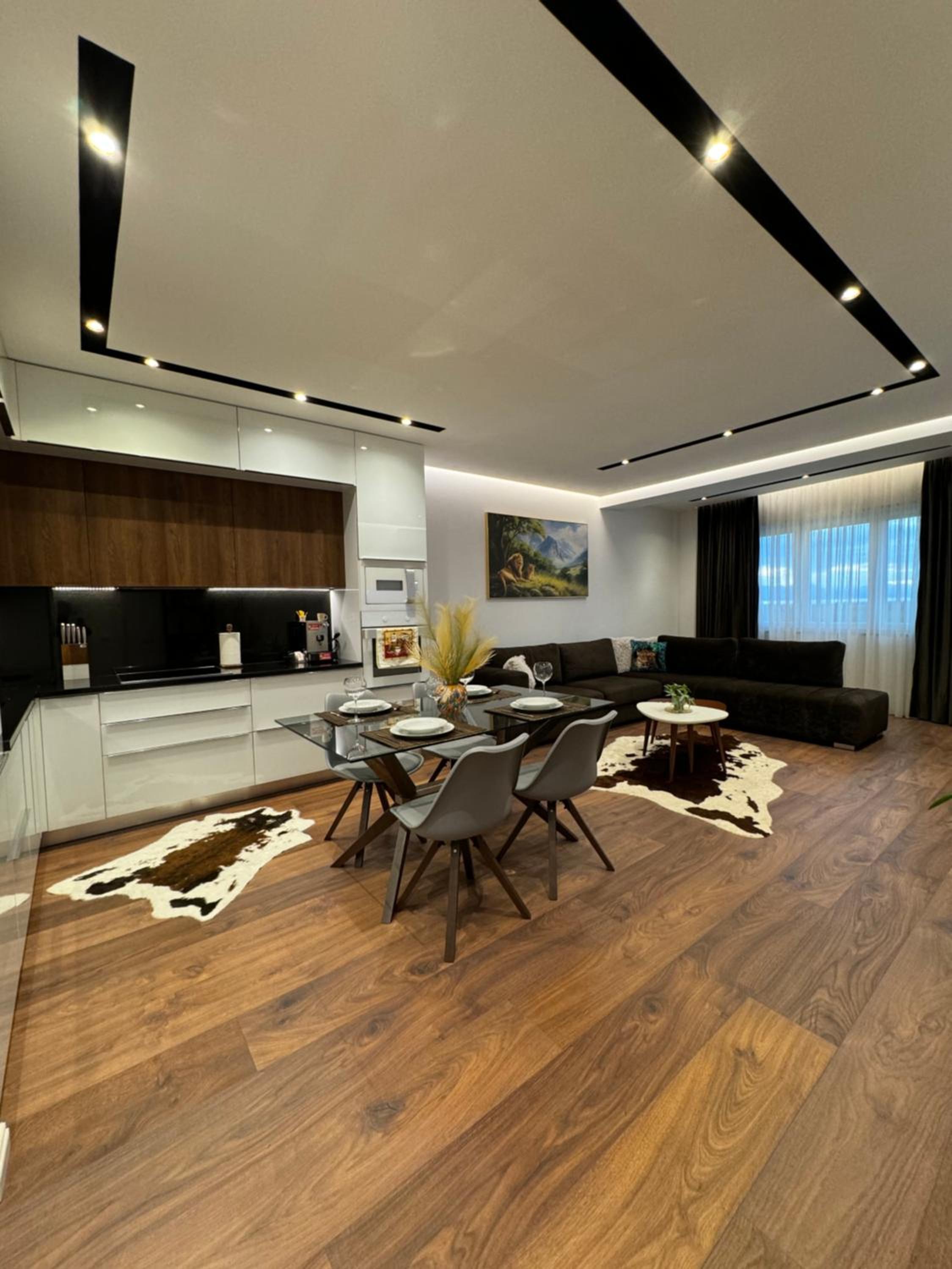 Luxury apartment with a wonderful lake view