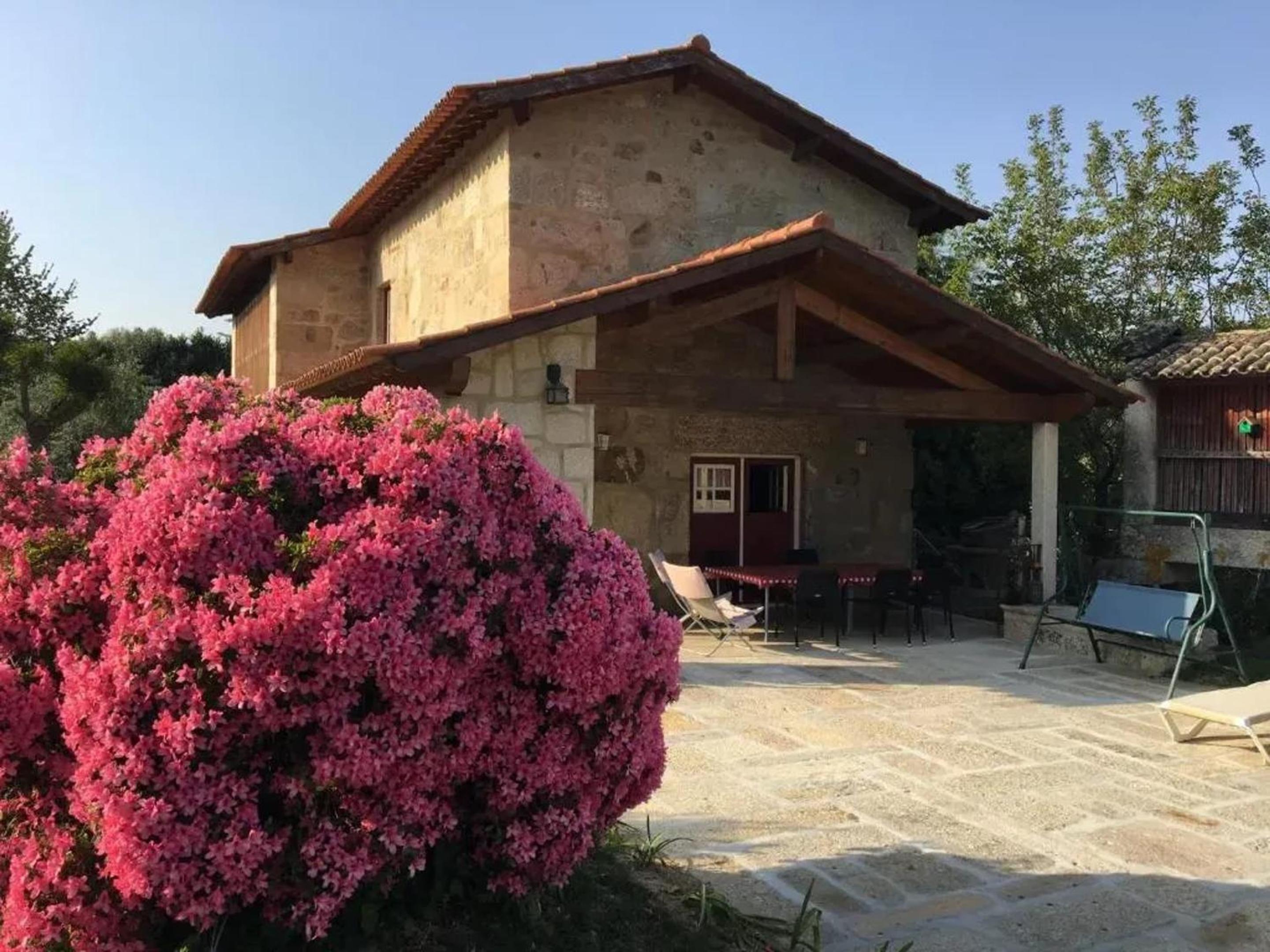 Spacious Villa in Carrazedo with Pool view 2