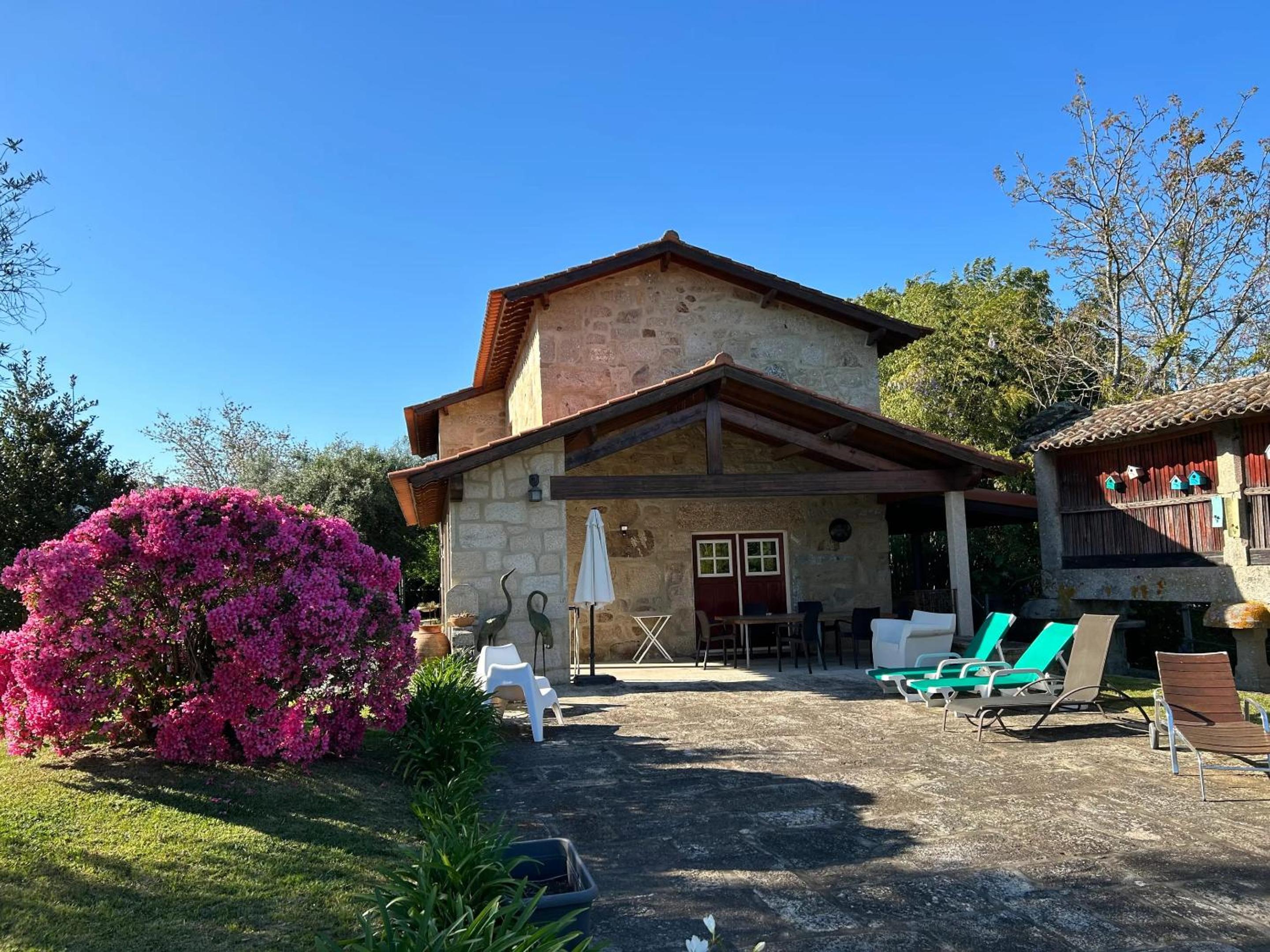 Spacious Villa in Carrazedo with Pool view 4