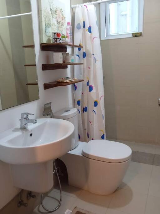 Perfect Staycation at Abreeza Mall with Kitchen, Netflix, Resort-style Pool - Davao Stay Suites T2-815 view 3