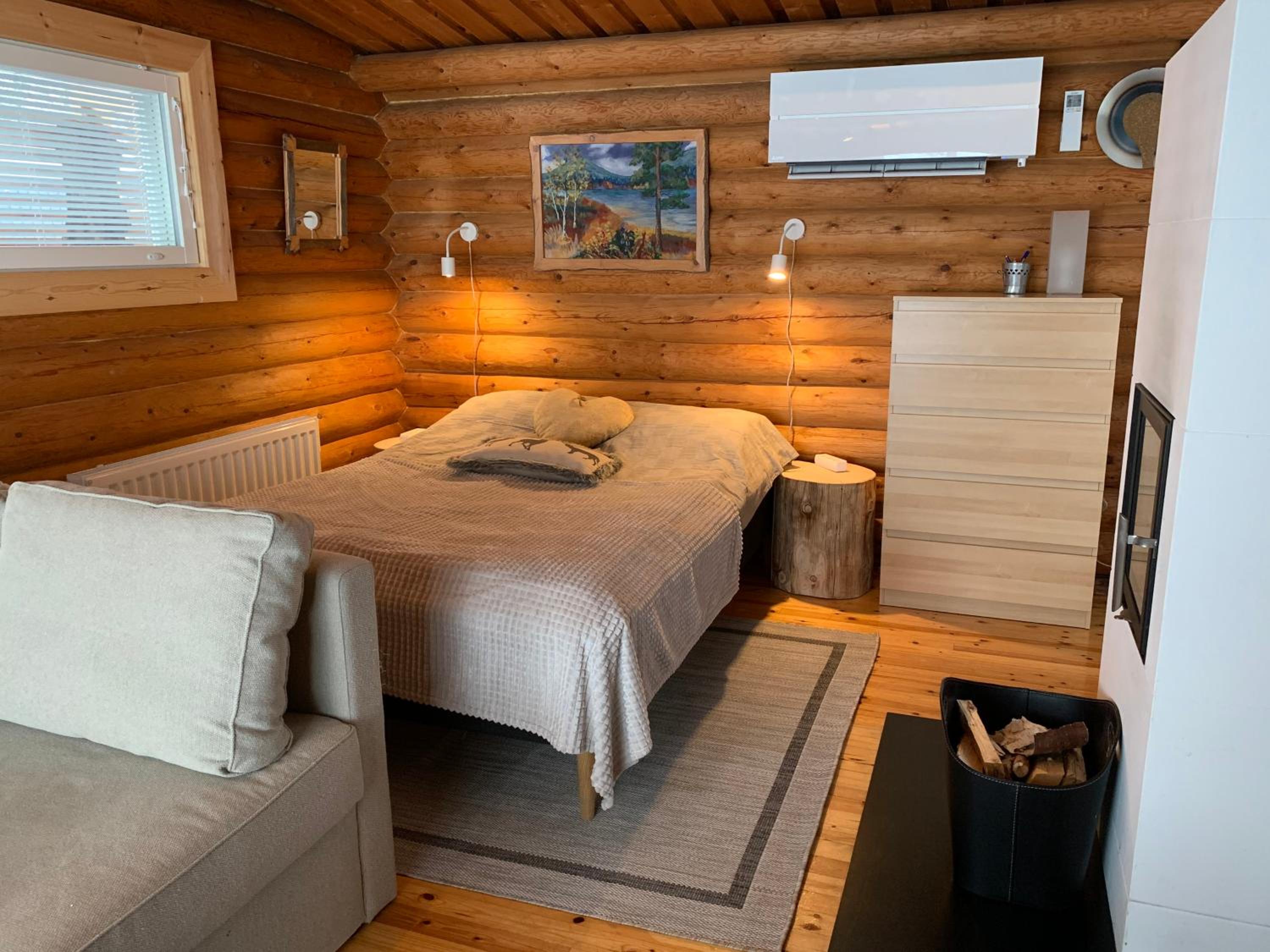 Kaupinmaja, Ylläs, Äkäslompolo, Lapland - Log Cabin with Lake and Fell Scenery view 5