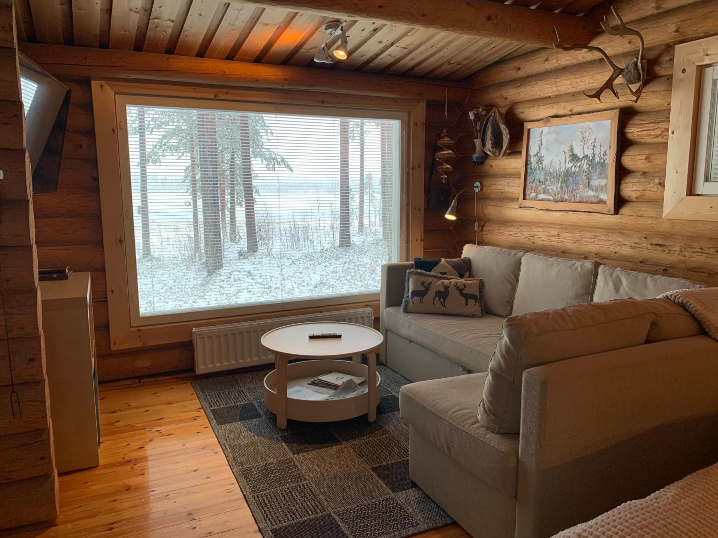 Kaupinmaja, Ylläs, Äkäslompolo, Lapland - Log Cabin with Lake and Fell Scenery view 3