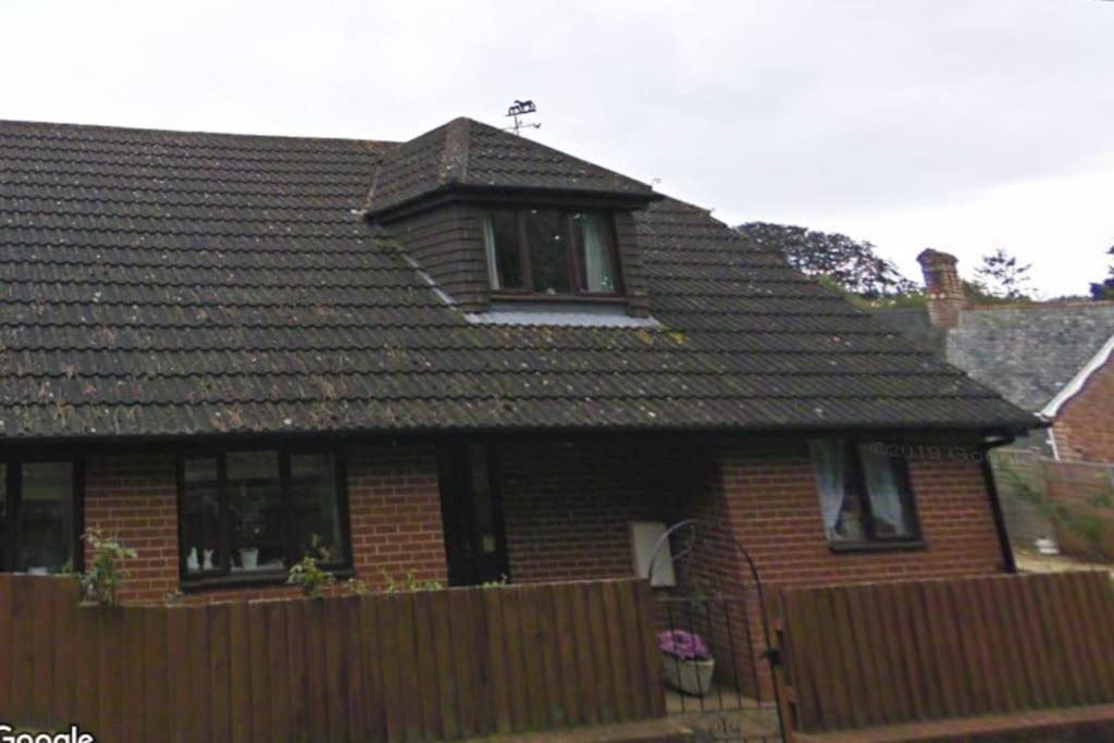 Chalet Bungalow in Poltimore village - near Exeter view 2