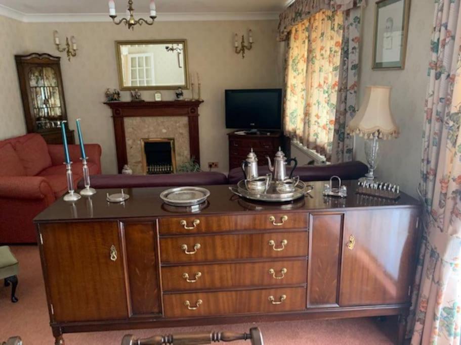 Chalet Bungalow in Poltimore village - near Exeter view 4