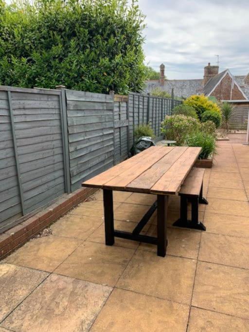 Chalet Bungalow in Poltimore village - near Exeter view 5