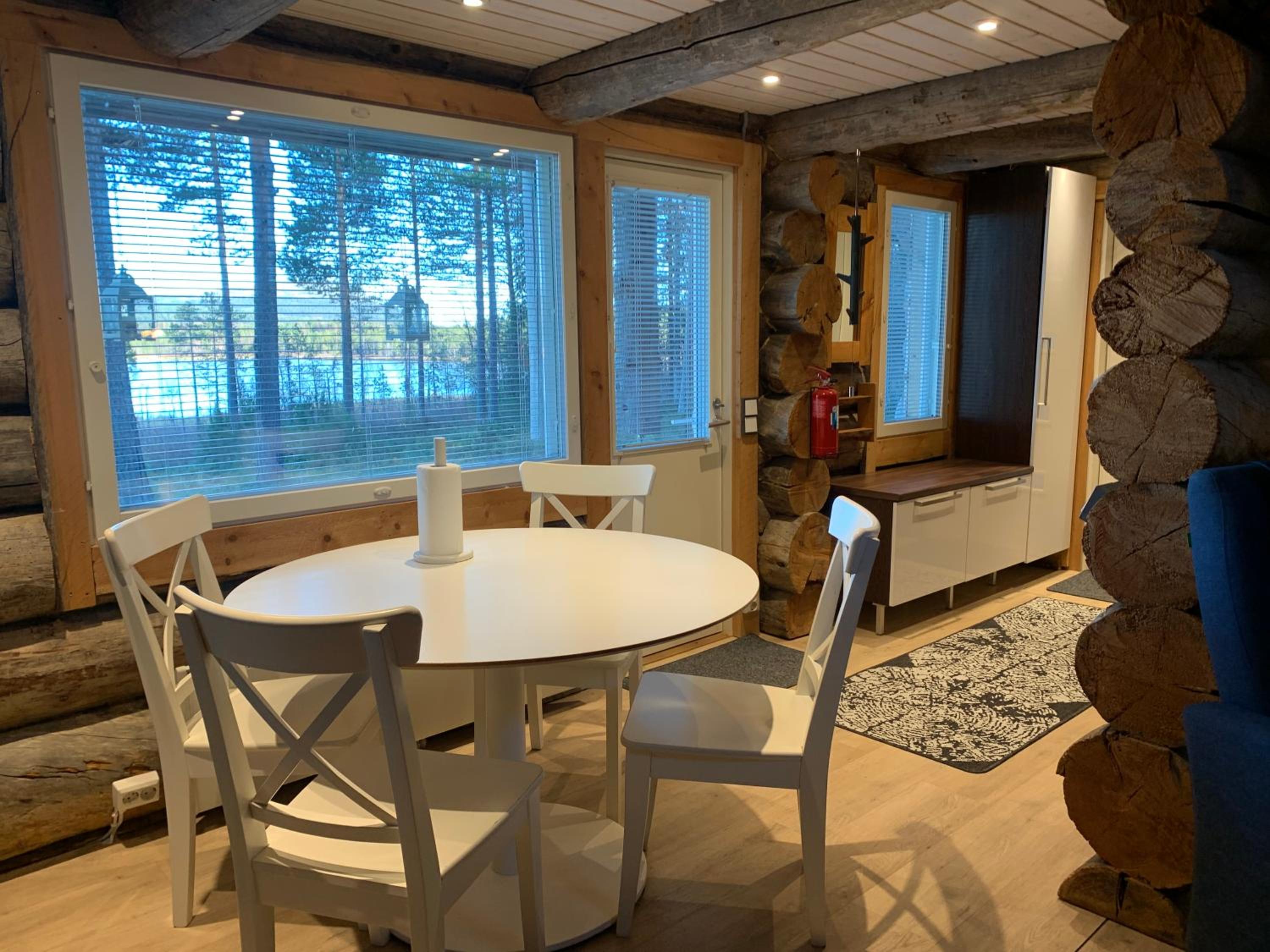 Kaupinpirtti, Ylläs, Äkäslompolo, , Lapland - Silver Log Cabin with Lake and Fell Scenery view 5