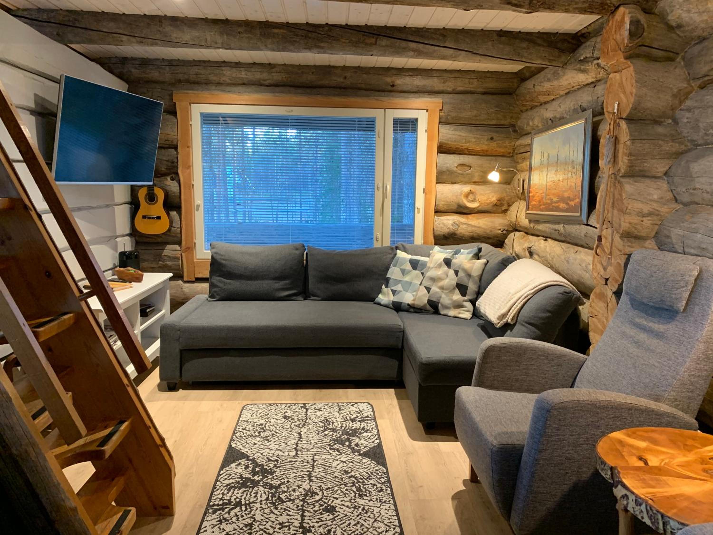 Kaupinpirtti, Ylläs, Äkäslompolo, , Lapland - Silver Log Cabin with Lake and Fell Scenery view 3