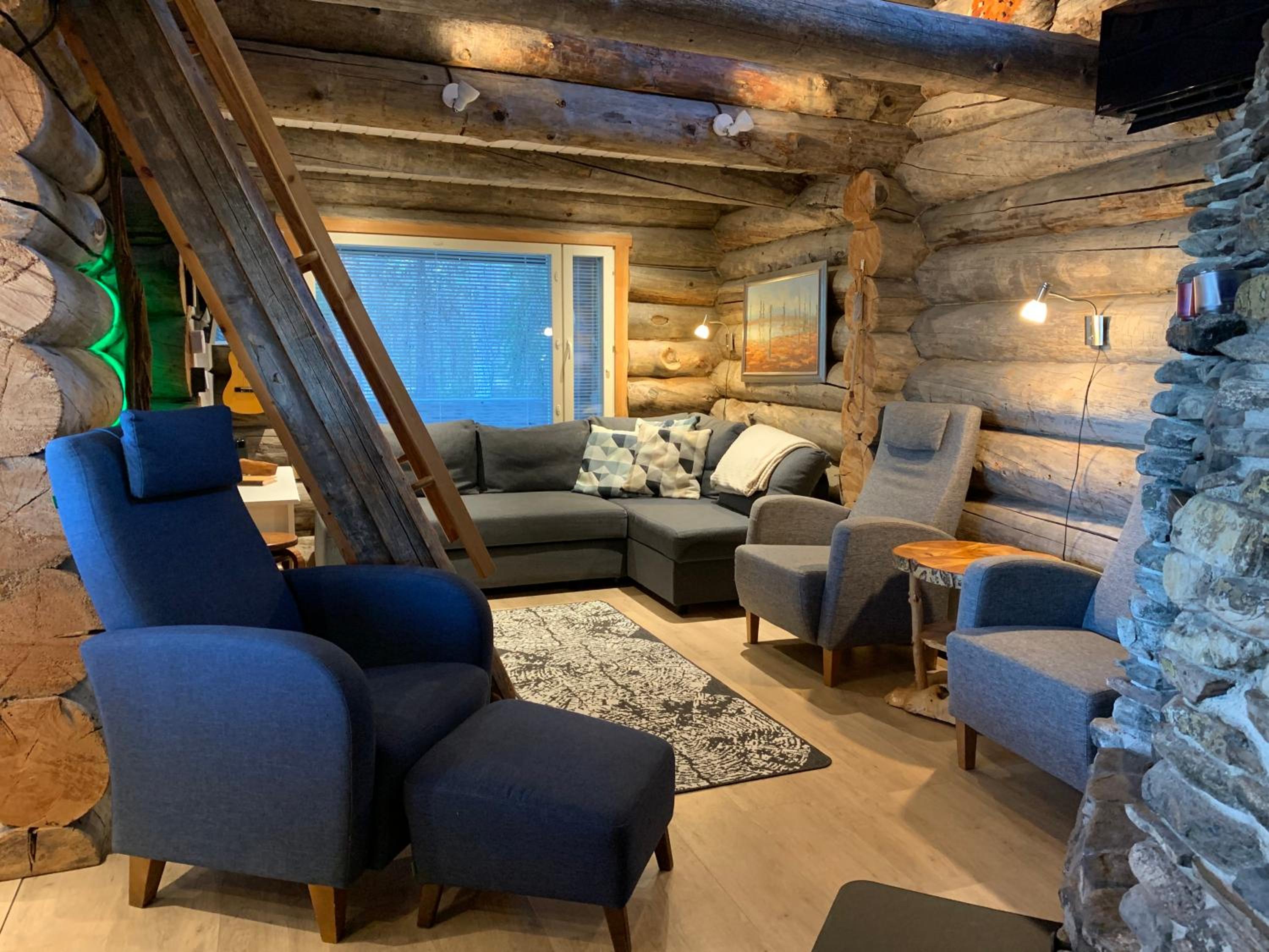 Kaupinpirtti, Ylläs, Äkäslompolo, , Lapland - Silver Log Cabin with Lake and Fell Scenery view 2