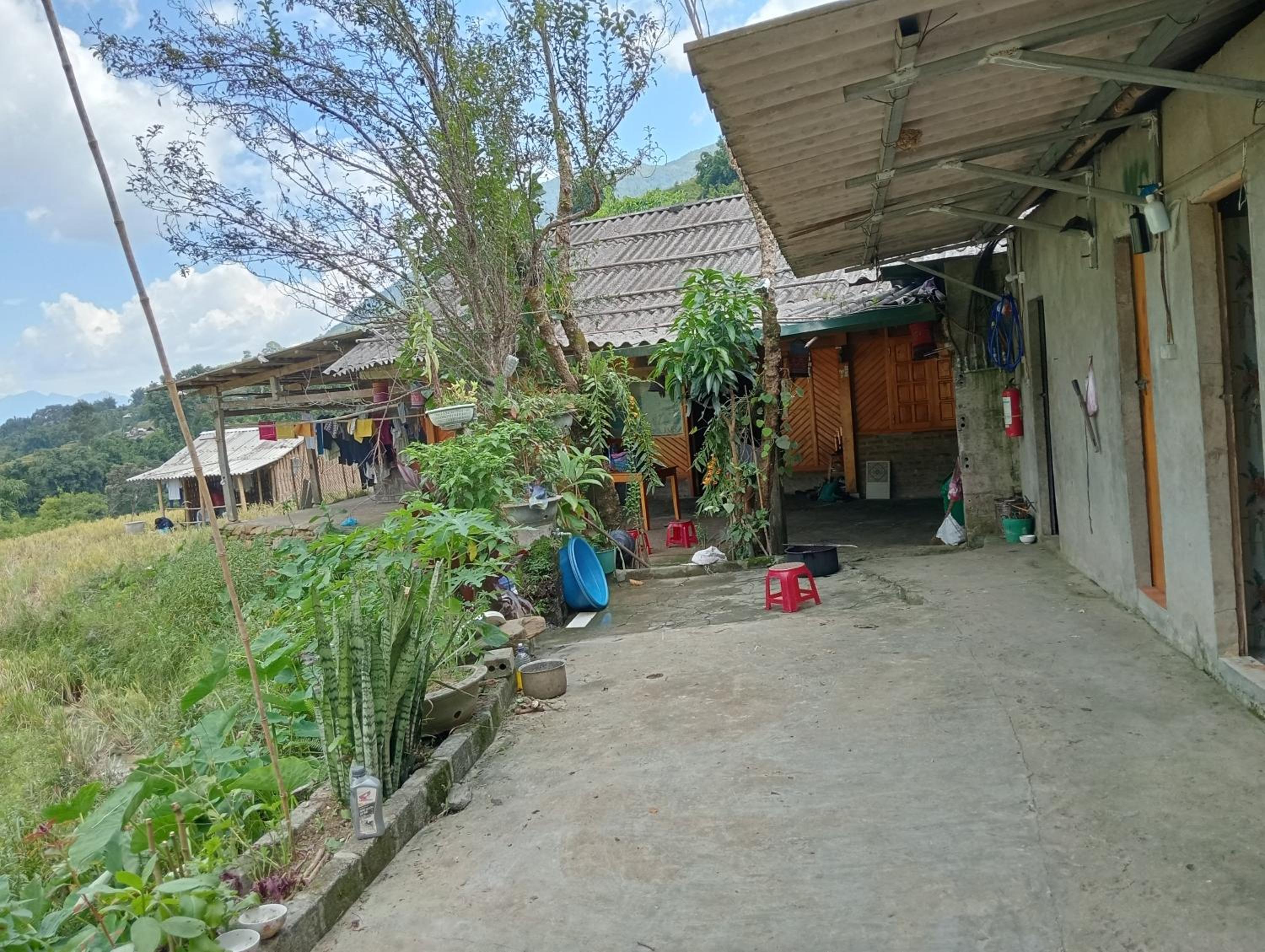 Black Hmong Sapa Homestay Family view 4