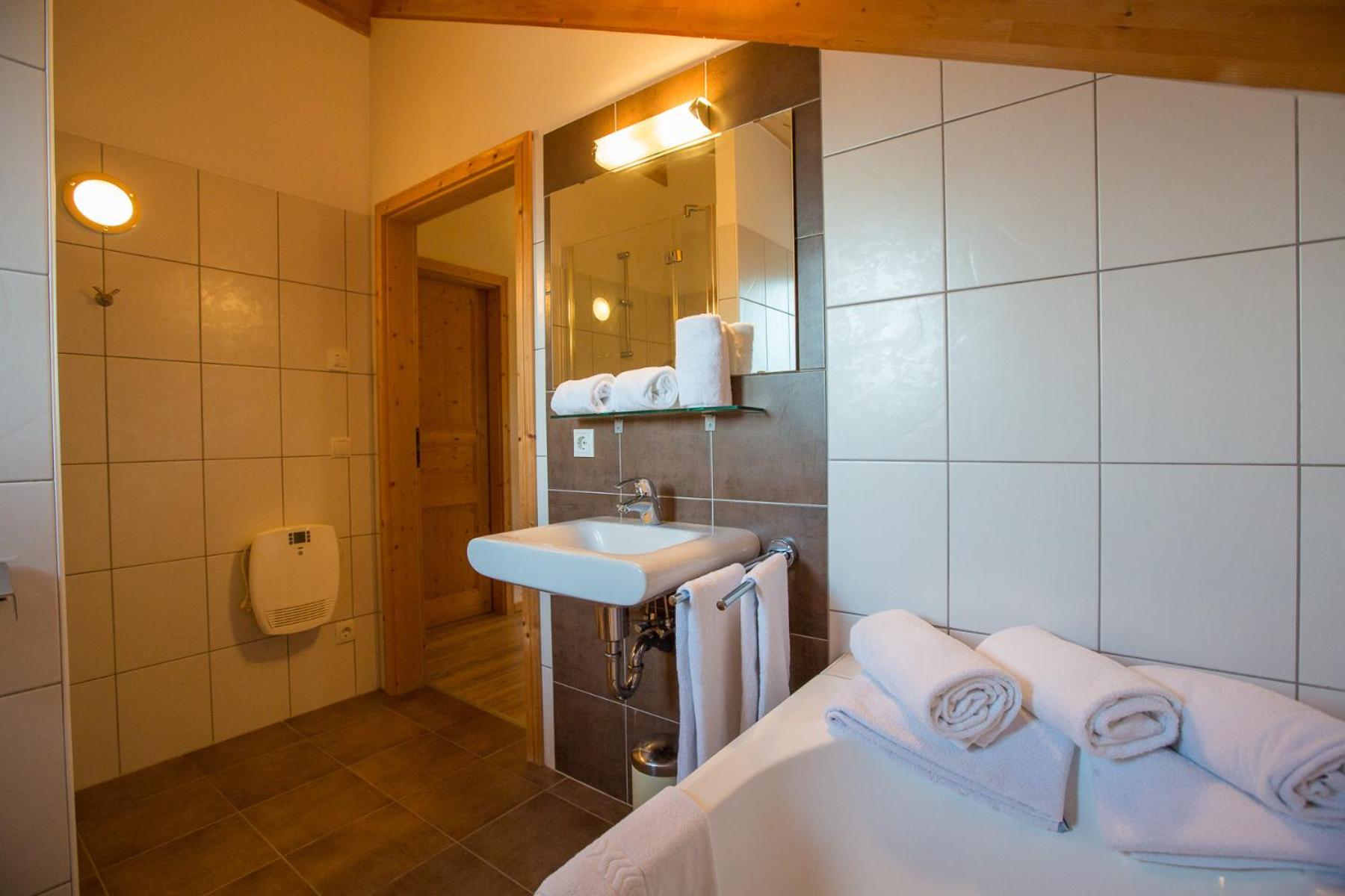 Alpendorf Dachstein West by ALPS RESORTS