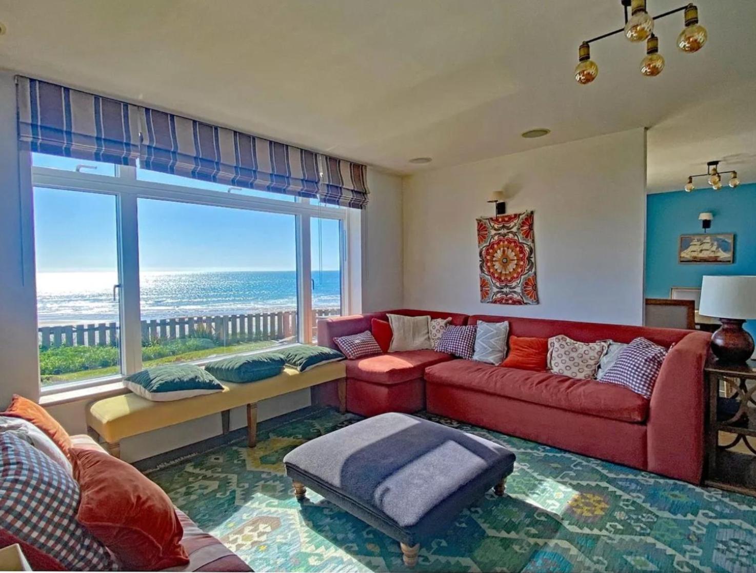 Private Cliff top Retreat by Perranuthnoe Beach view 4
