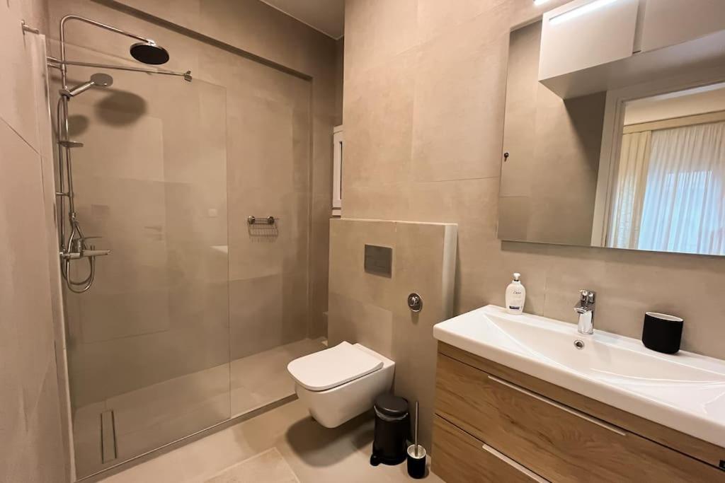 Pangrati Stunning Residence - Walk to Metro photo 4