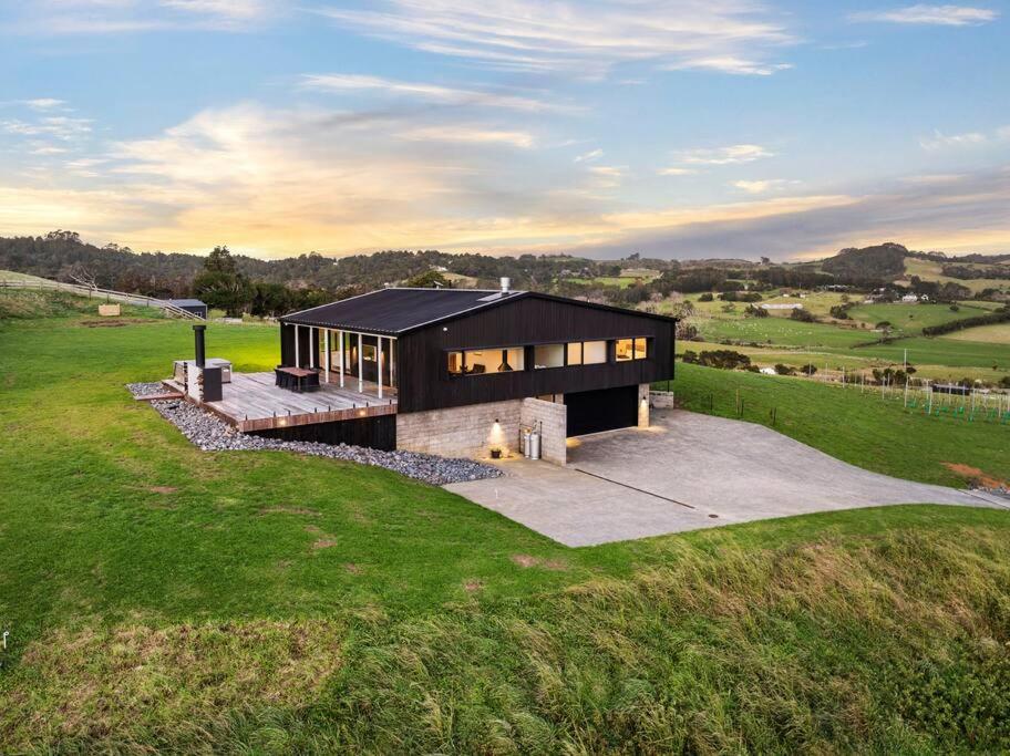Skyfall - Luxury Country Retreat