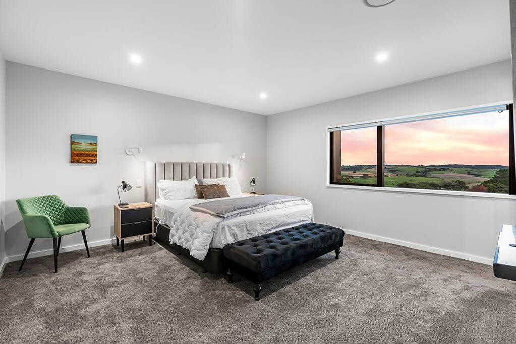 Skyfall - Luxury Country Retreat