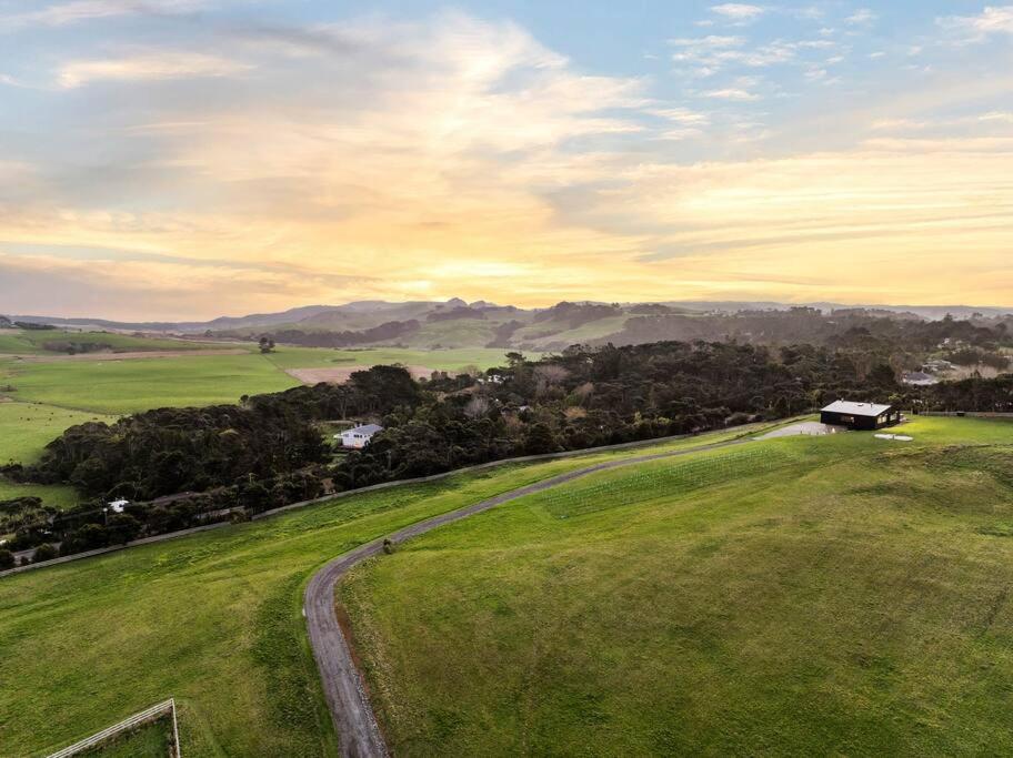 Skyfall - Luxury Country Retreat