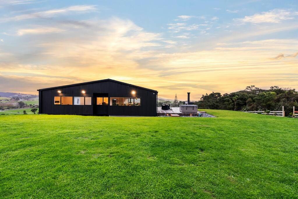 Skyfall - Luxury Country Retreat