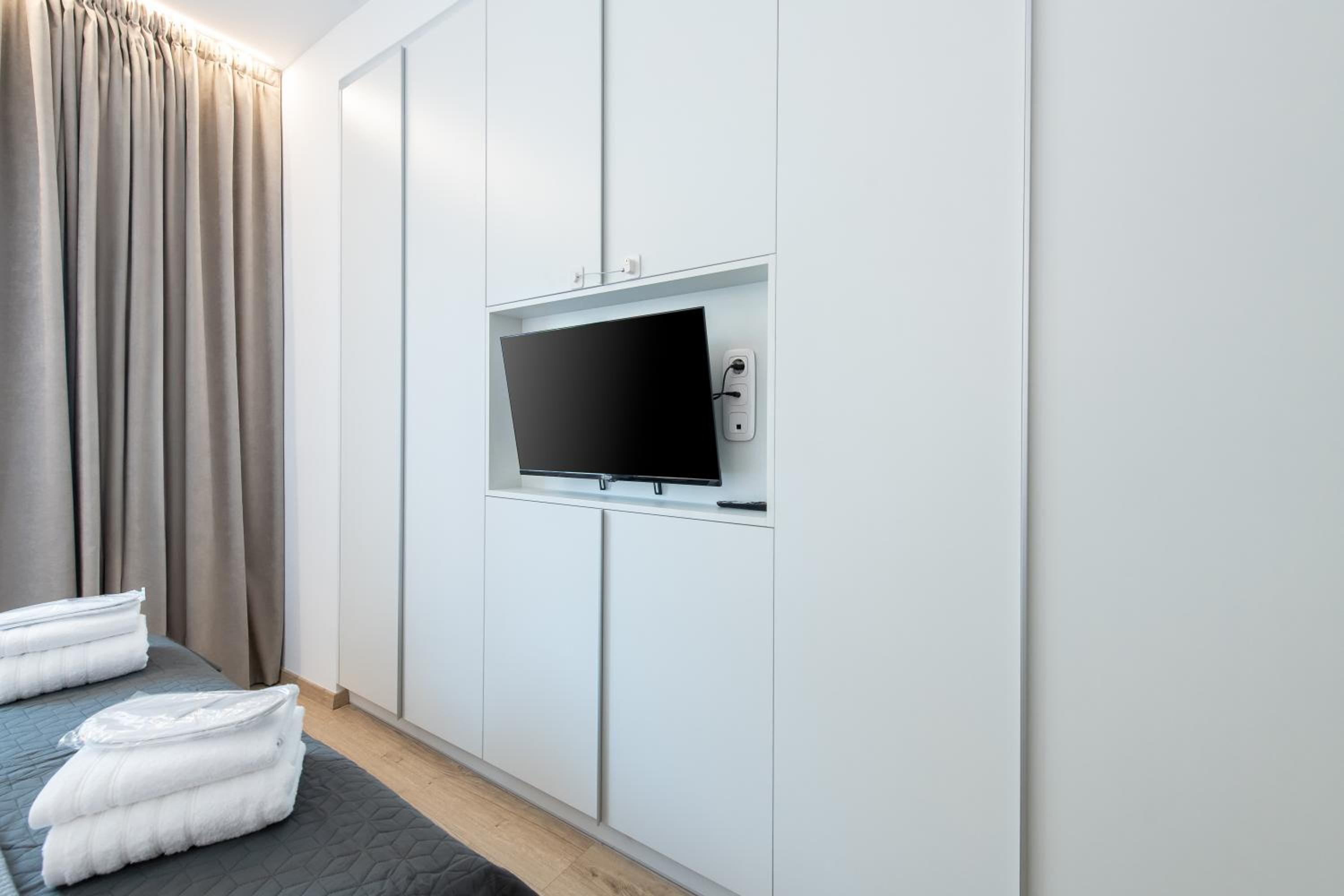 Anemoi Home - Luxe Stay with Pool & Gym by TT