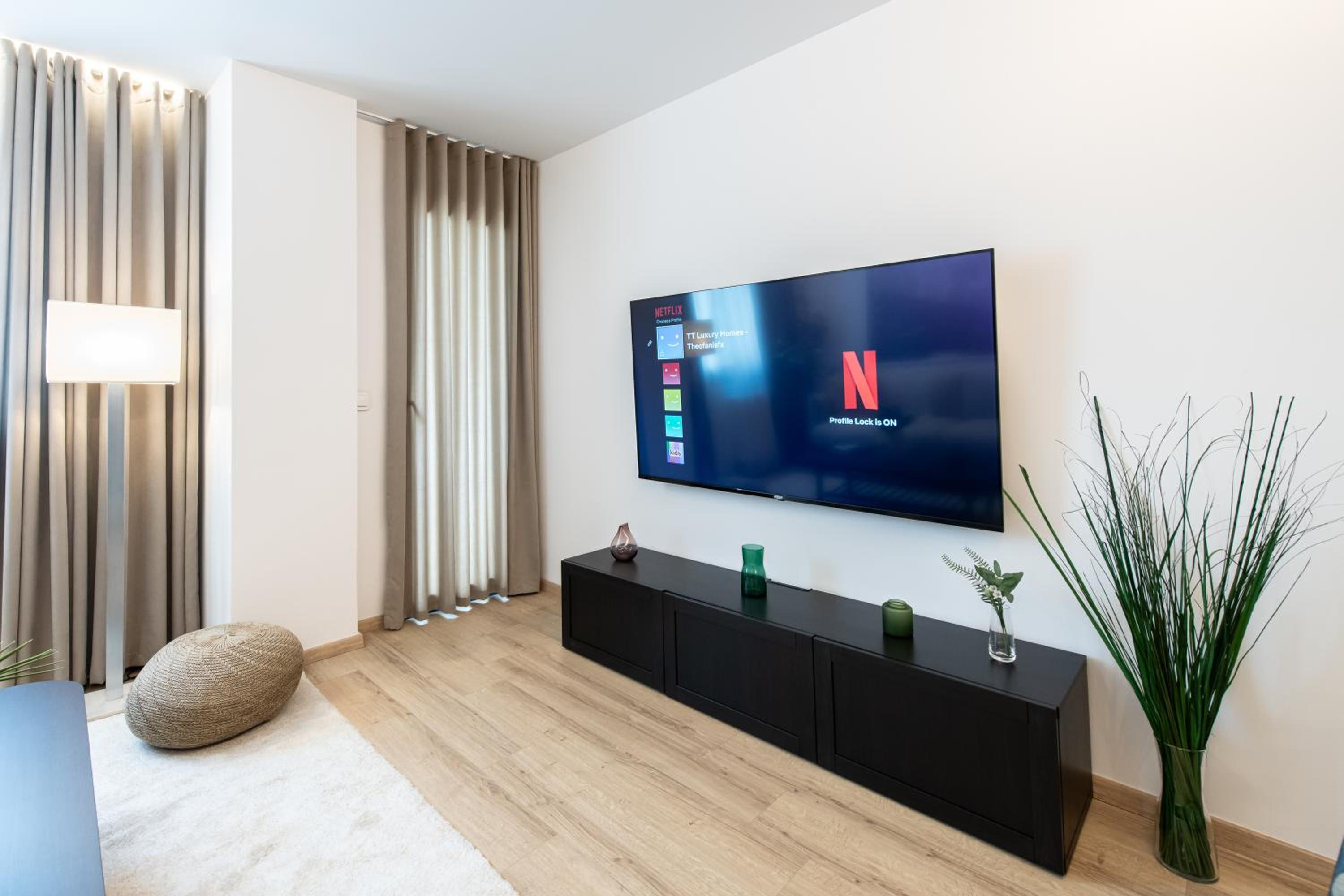 Anemoi Home - Luxe Stay with Pool & Gym by TT