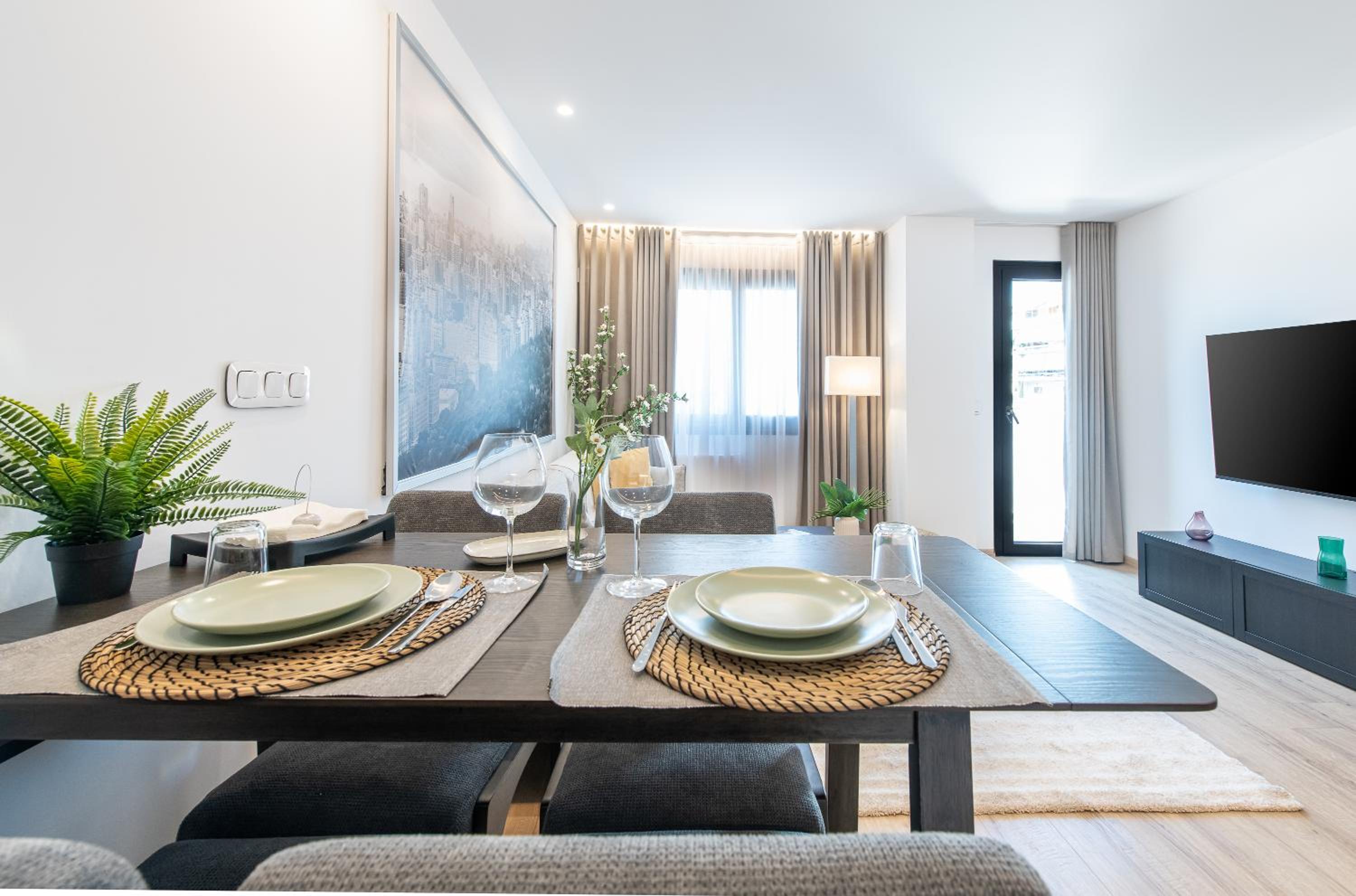 Anemoi Home - Luxe Stay with Pool & Gym by TT