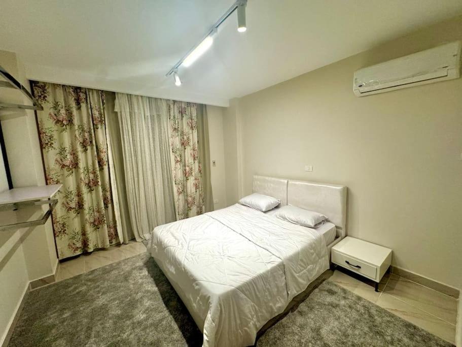 Luxurious 3BR with Stunning Patio&View&5G Wifi at Madinaty