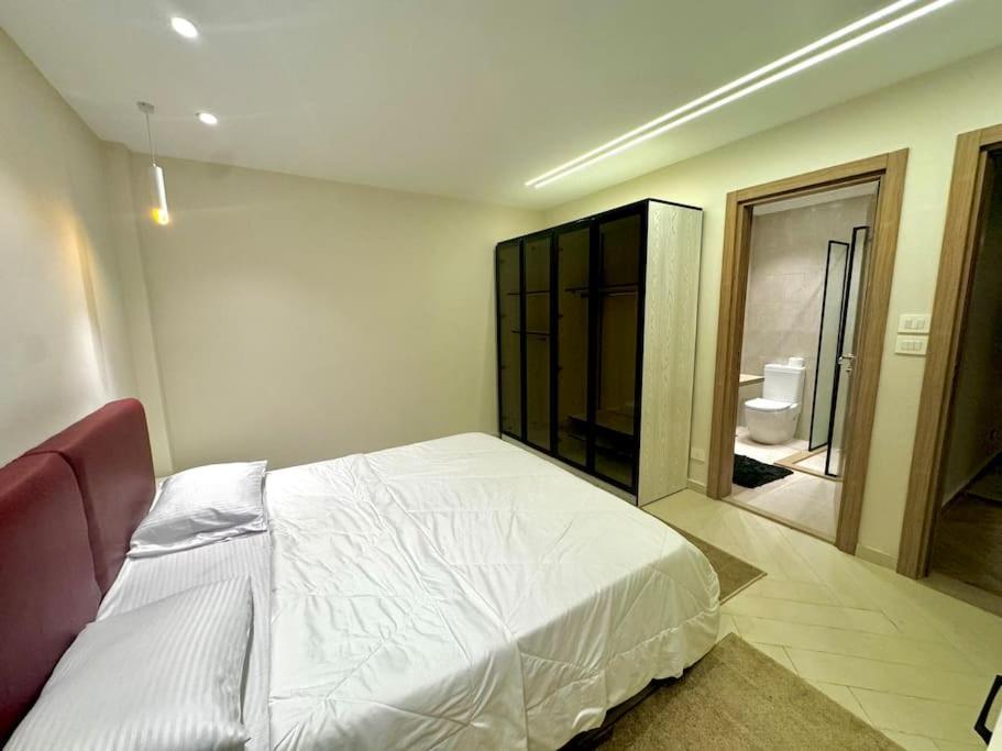 Luxurious 3BR with Stunning Patio&View&5G Wifi at Madinaty