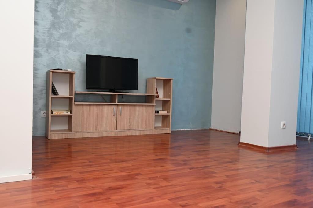 Big & Cozy Central Ap