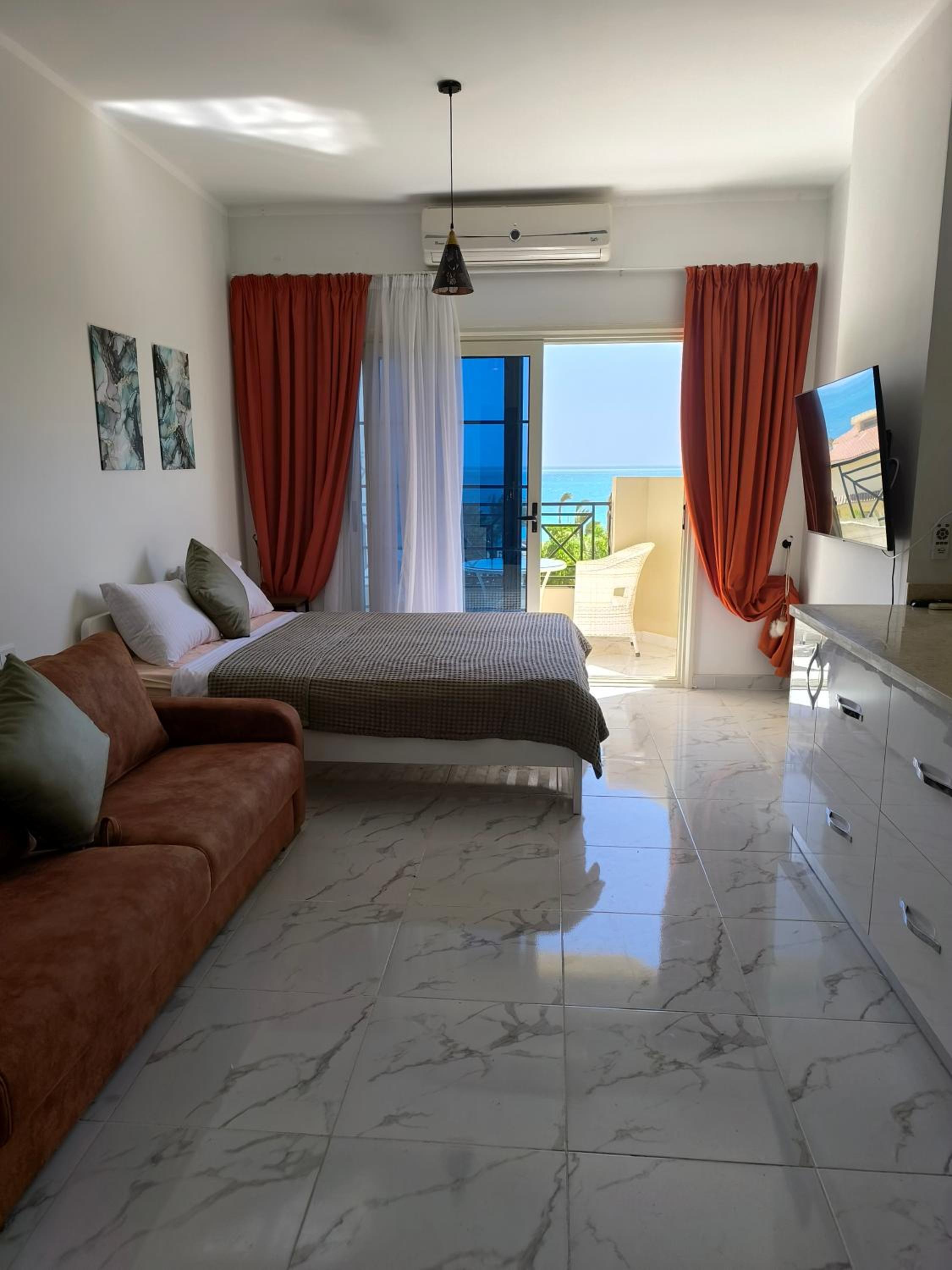 Terracotta studio with amazing beach and sea view