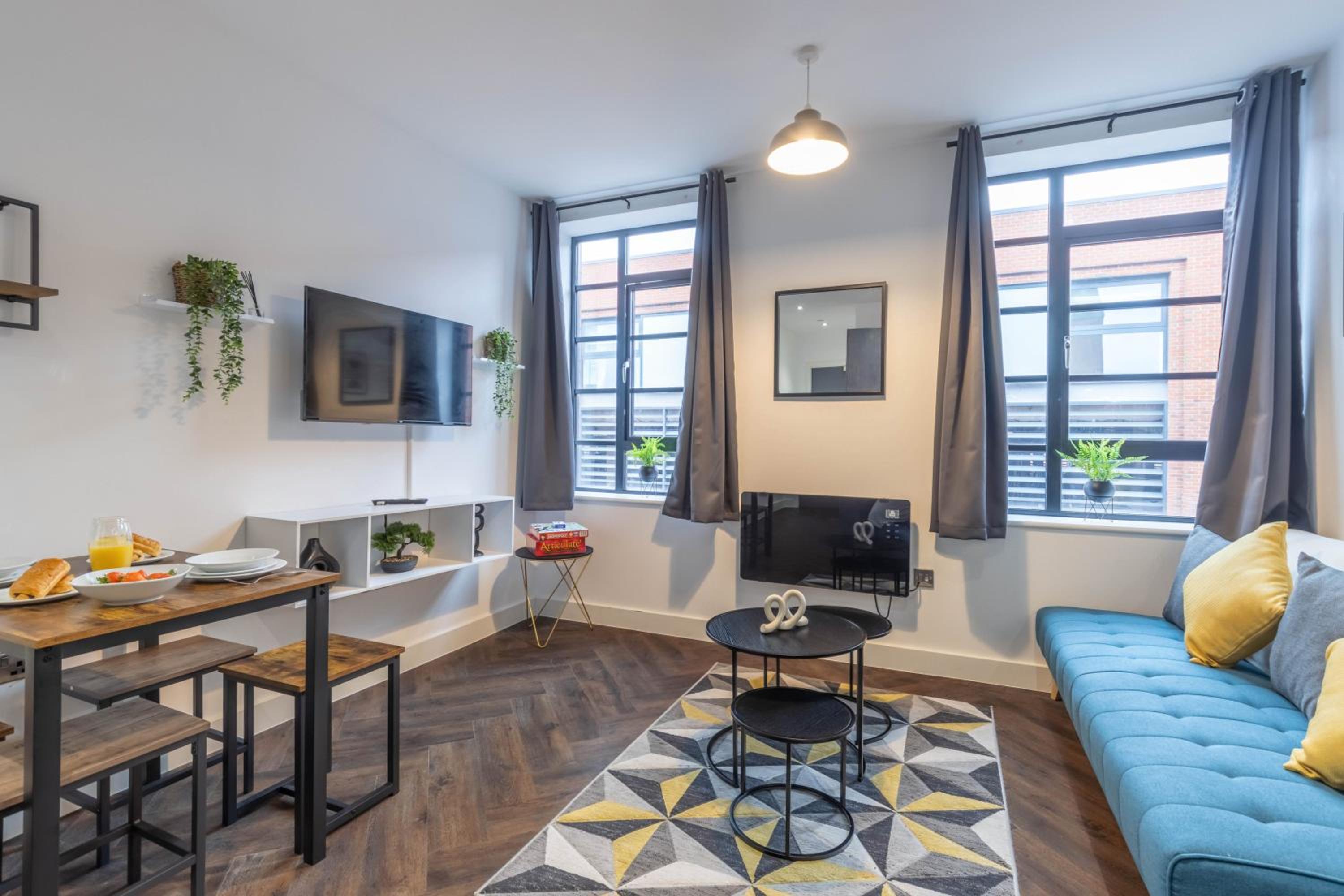 Luxury Suite - 1 bed - Pet Friendly - Parking view 4