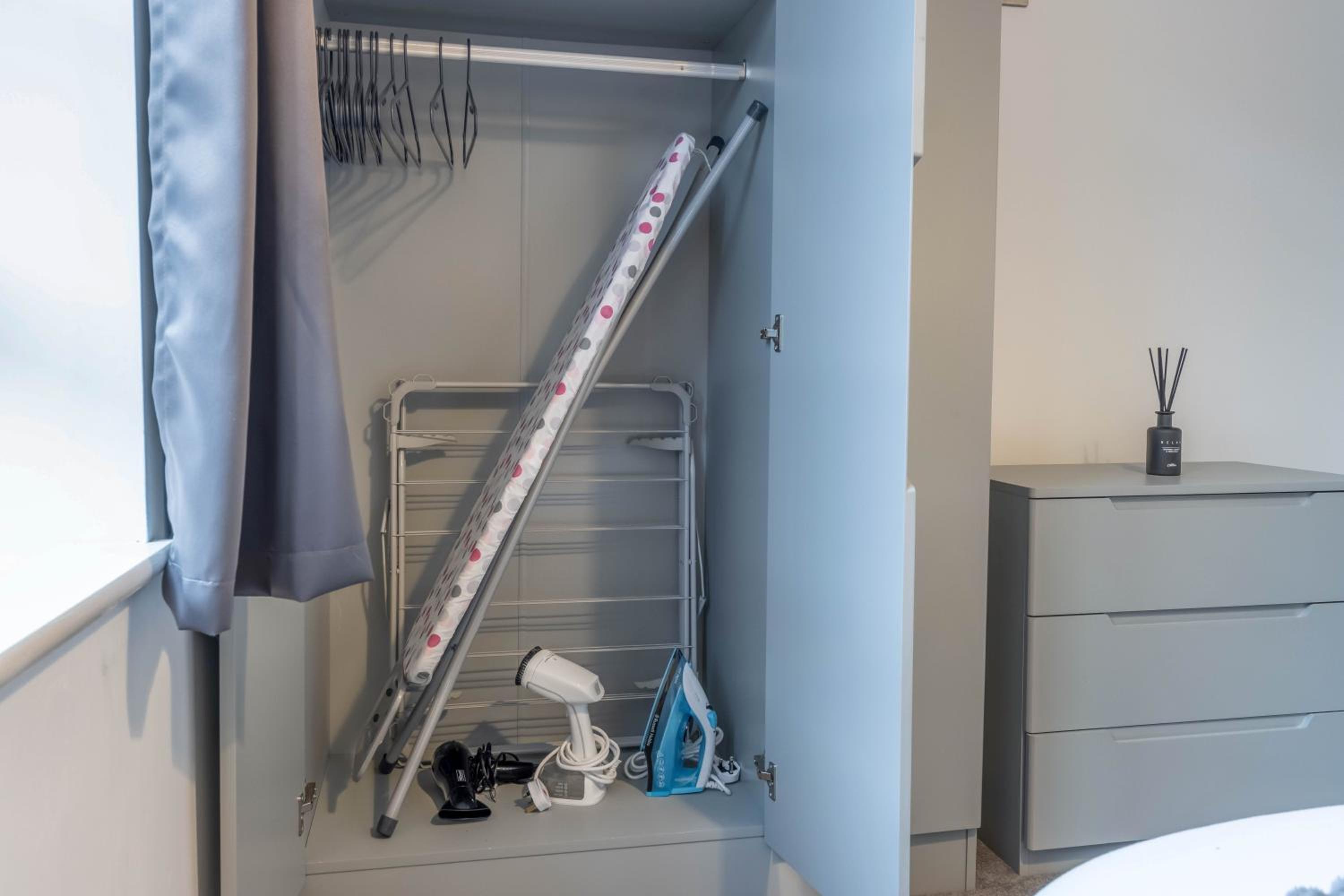 Luxury Suite - 1 bed - Pet Friendly - Parking view 5
