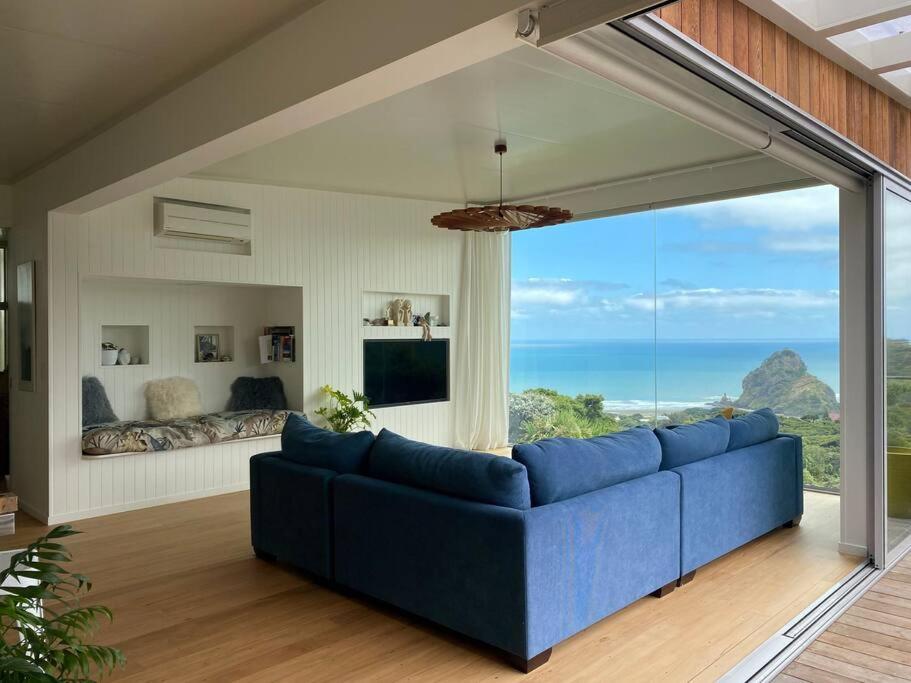 Enjoy stunning vistas in Piha view 3