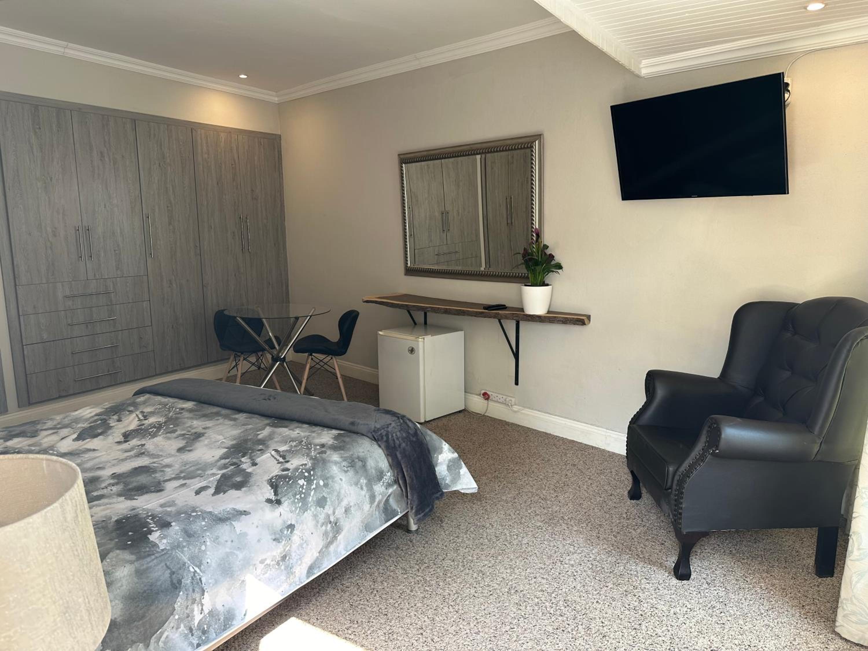 Johannesburg Vacations - Morningside Place 2 - Property Image 5