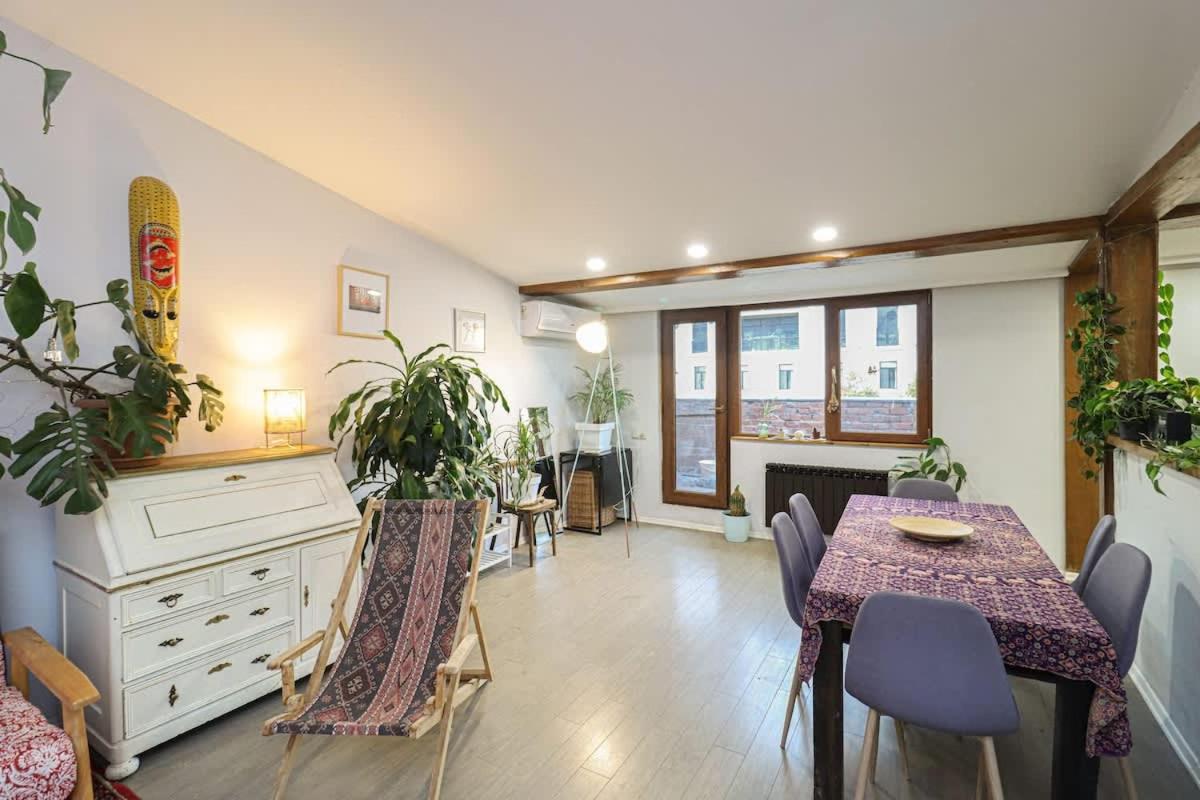 Central 1BR Apt in Vake - By Wehost view 2