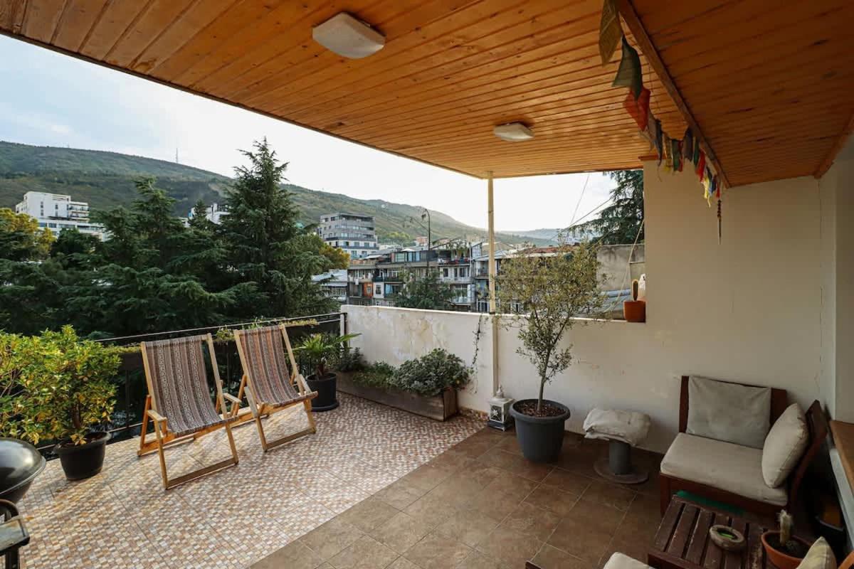 Central 1BR Apt in Vake - By Wehost view 4